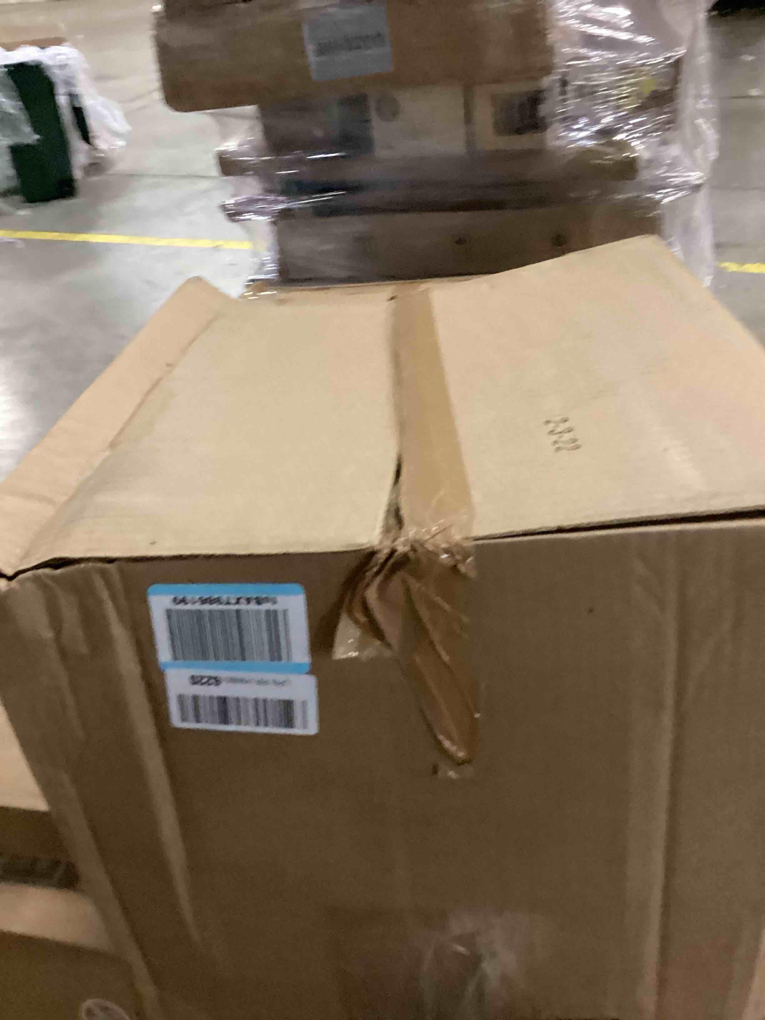 https://s3.amazonaws.com/lotting-images-prod/bidfta/BLU5881485_1718817249579.jpeg