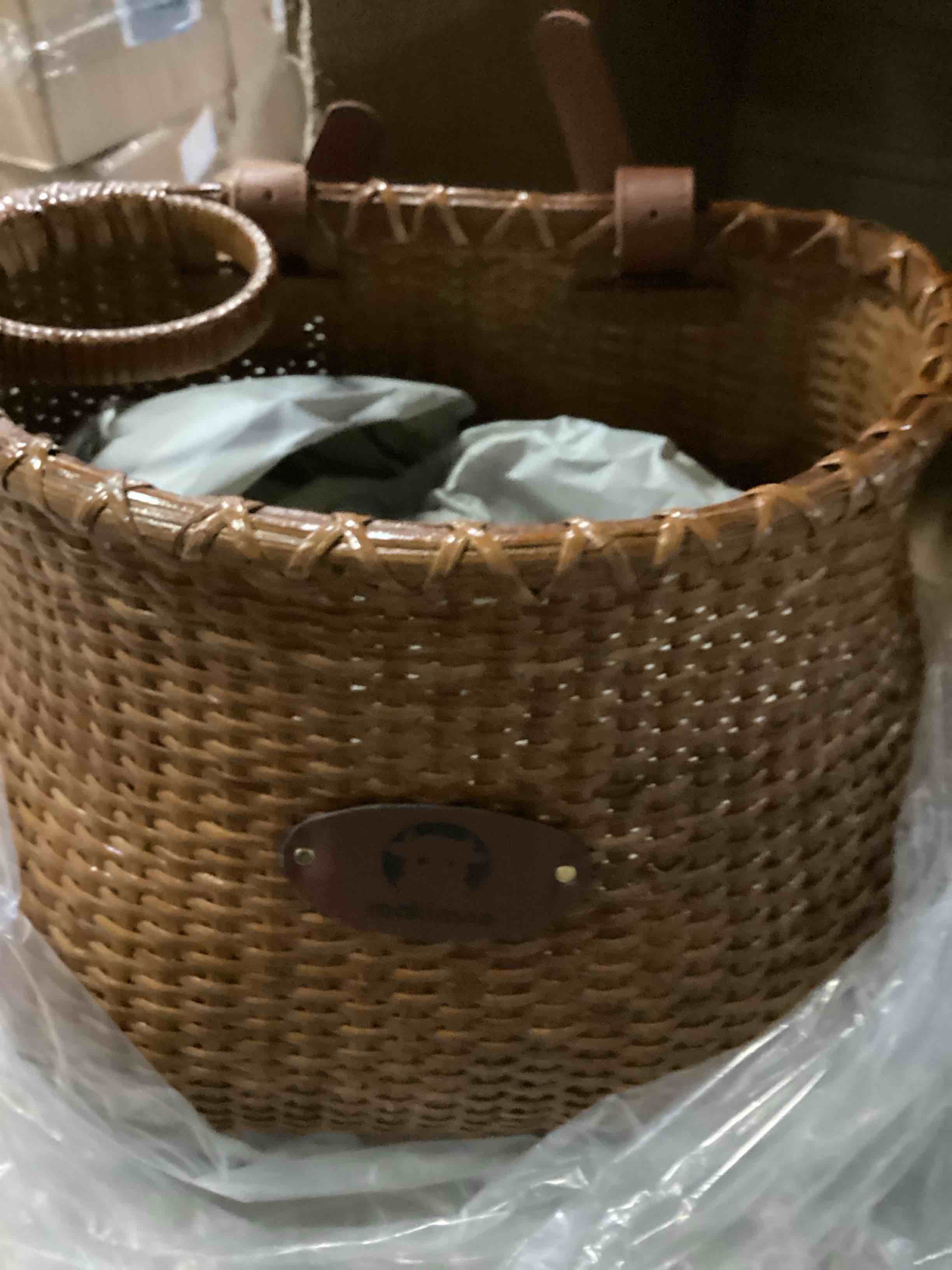 https://s3.amazonaws.com/lotting-images-prod/bidfta/BLU5881591_1718890369284.jpeg