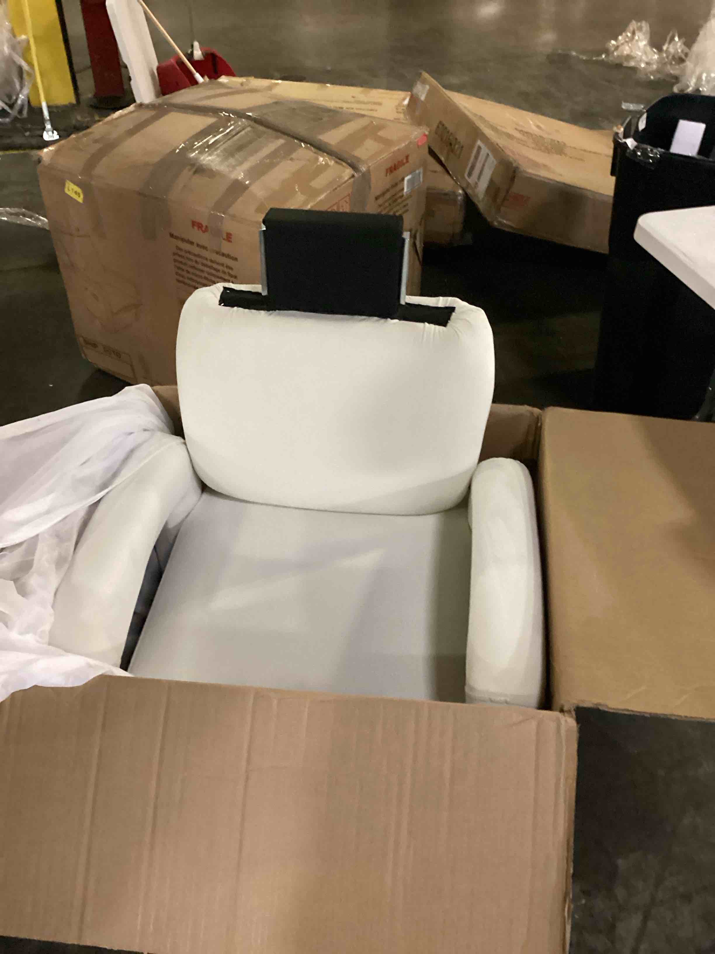 https://s3.amazonaws.com/lotting-images-prod/bidfta/BLU5883486_1719228647433.jpeg