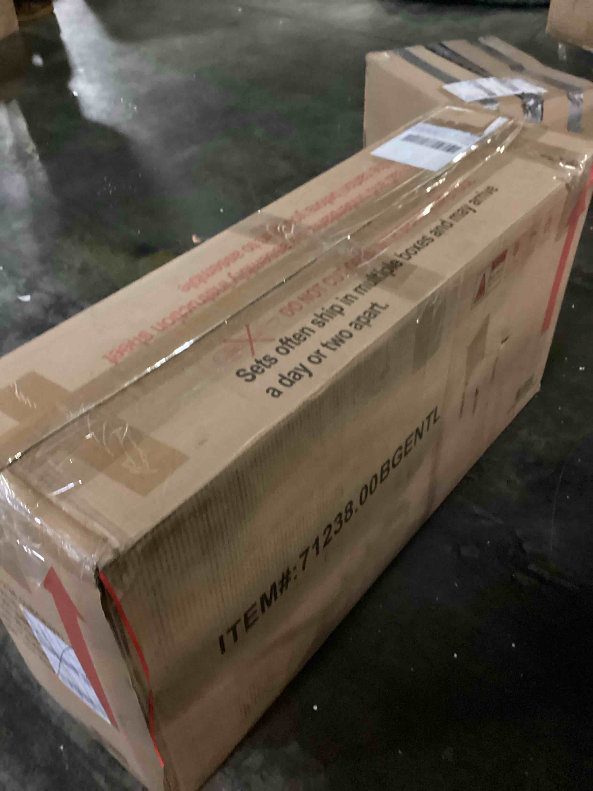 https://s3.amazonaws.com/lotting-images-prod/bidfta/BLU5883549_1719327121231.jpeg