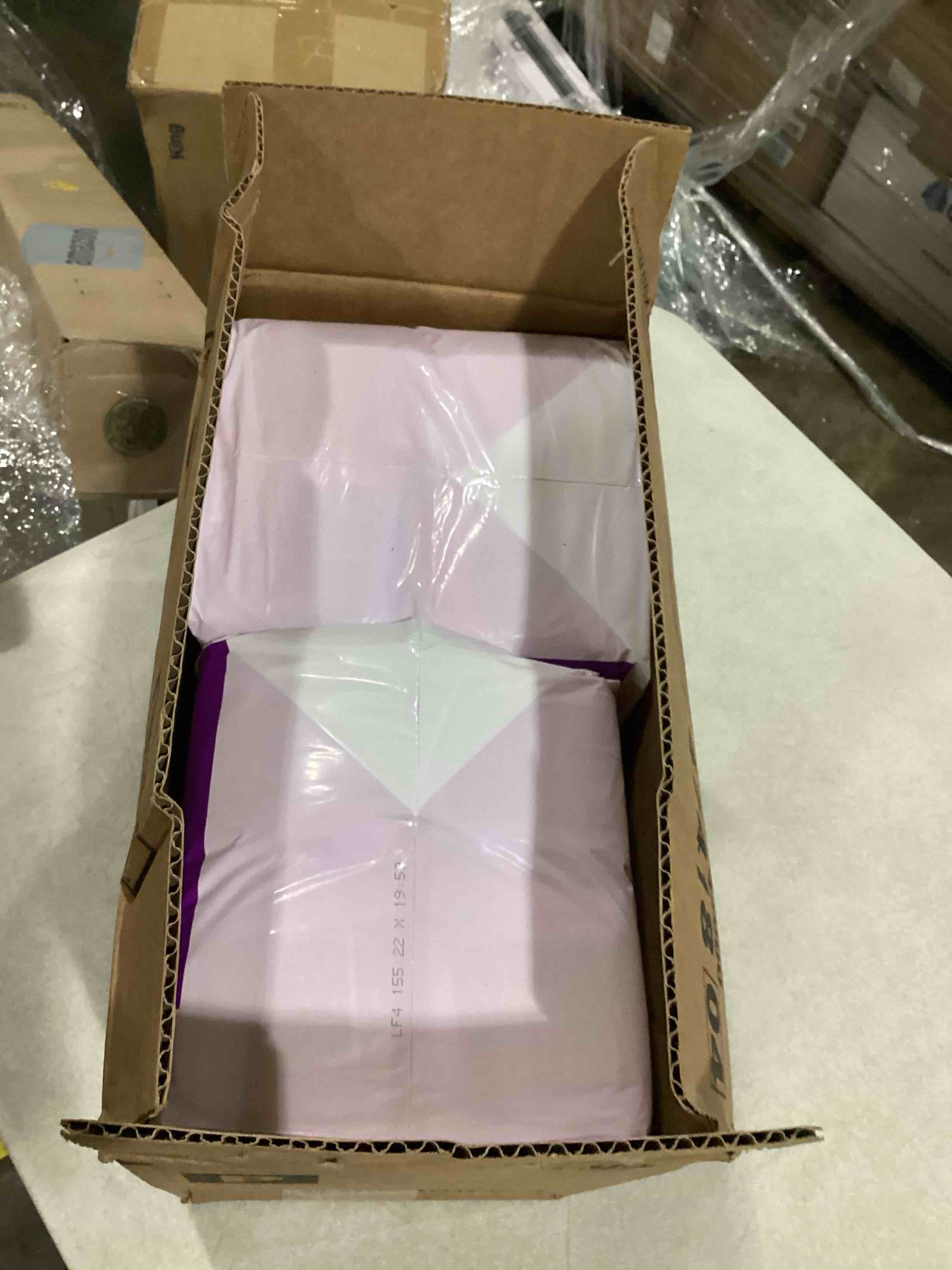 https://s3.amazonaws.com/lotting-images-prod/bidfta/BLU5884234_1724332286149.jpeg