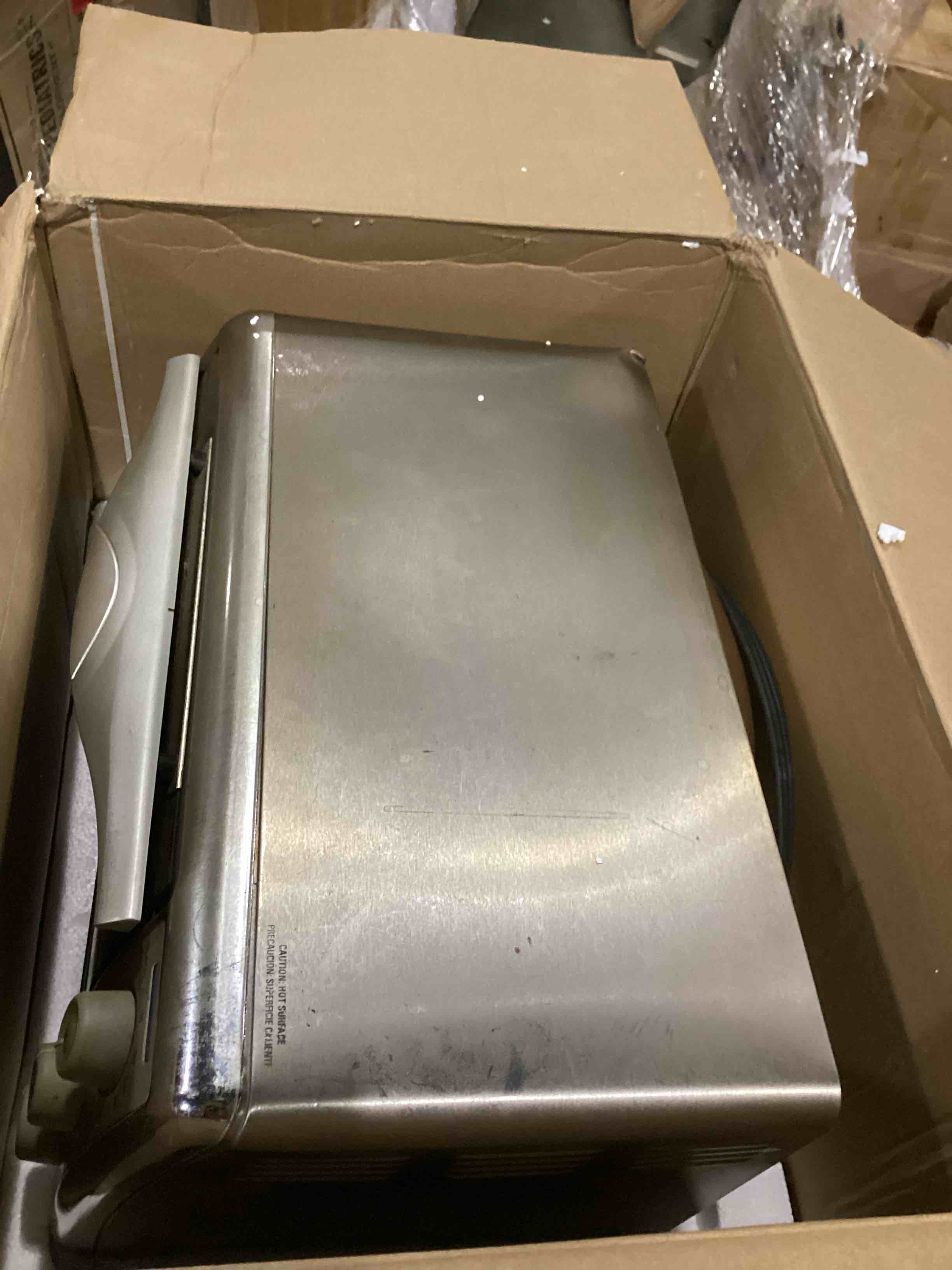 https://s3.amazonaws.com/lotting-images-prod/bidfta/BLU5884690_1724935133556.jpeg