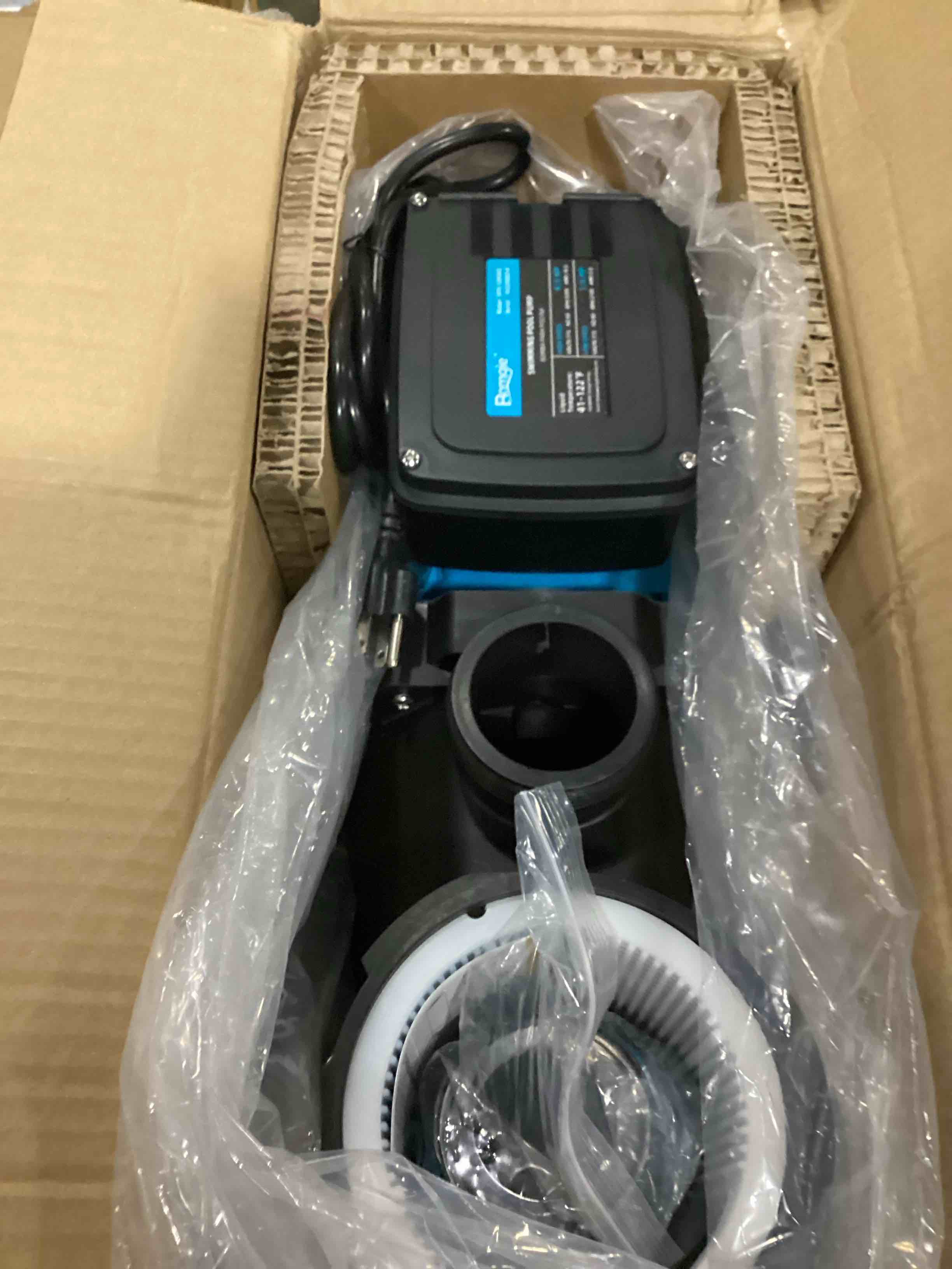 https://s3.amazonaws.com/lotting-images-prod/bidfta/BLU5884713_1724937983627.jpeg