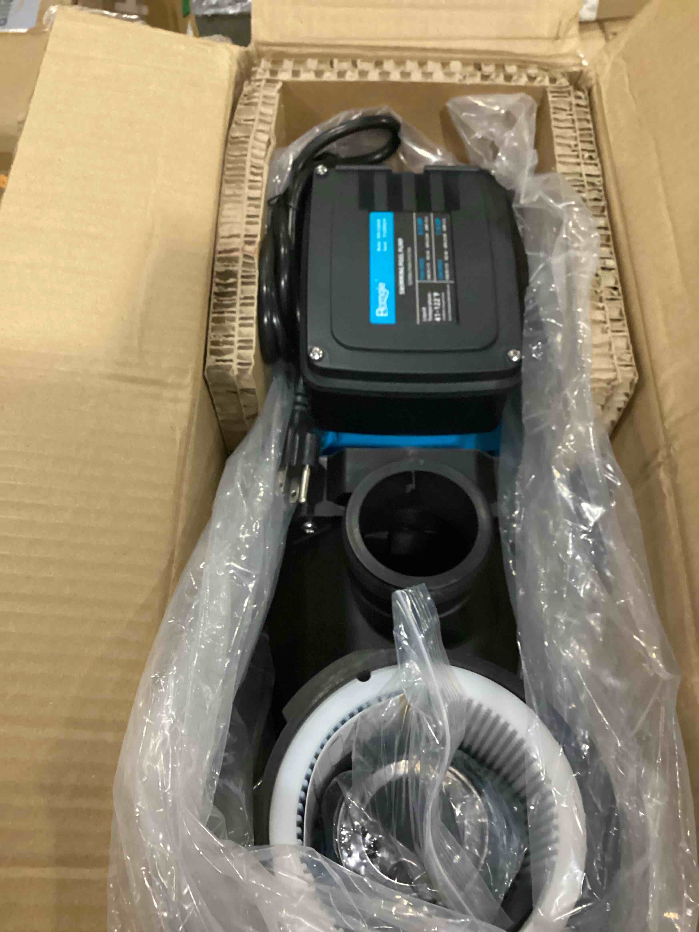 https://s3.amazonaws.com/lotting-images-prod/bidfta/BLU5884713_1724937984568.jpeg