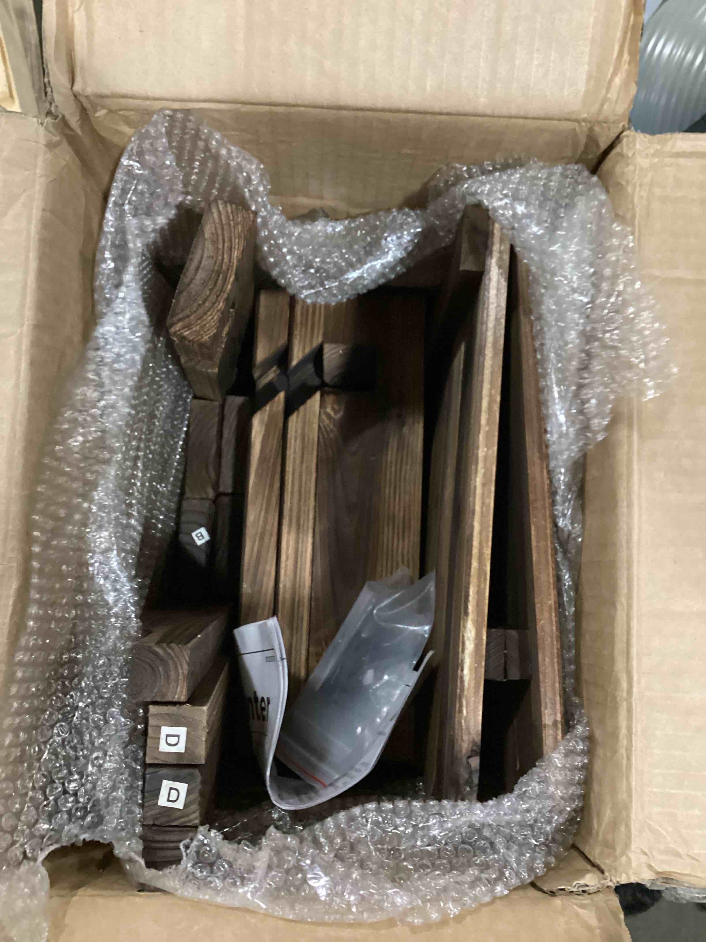 https://s3.amazonaws.com/lotting-images-prod/bidfta/BLU5884716_1724938284784.jpeg