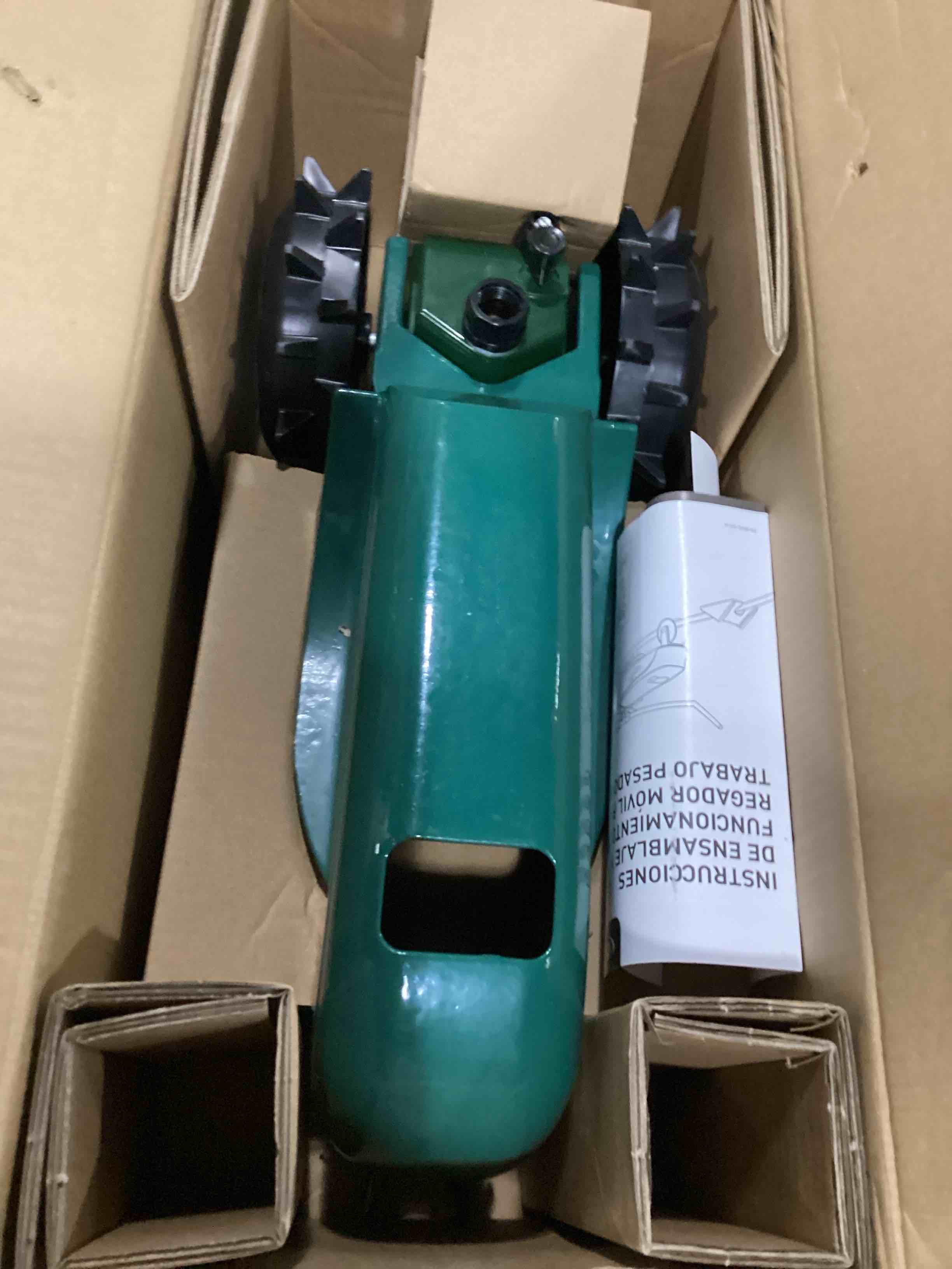 https://s3.amazonaws.com/lotting-images-prod/bidfta/BLU5884731_1724942531476.jpeg