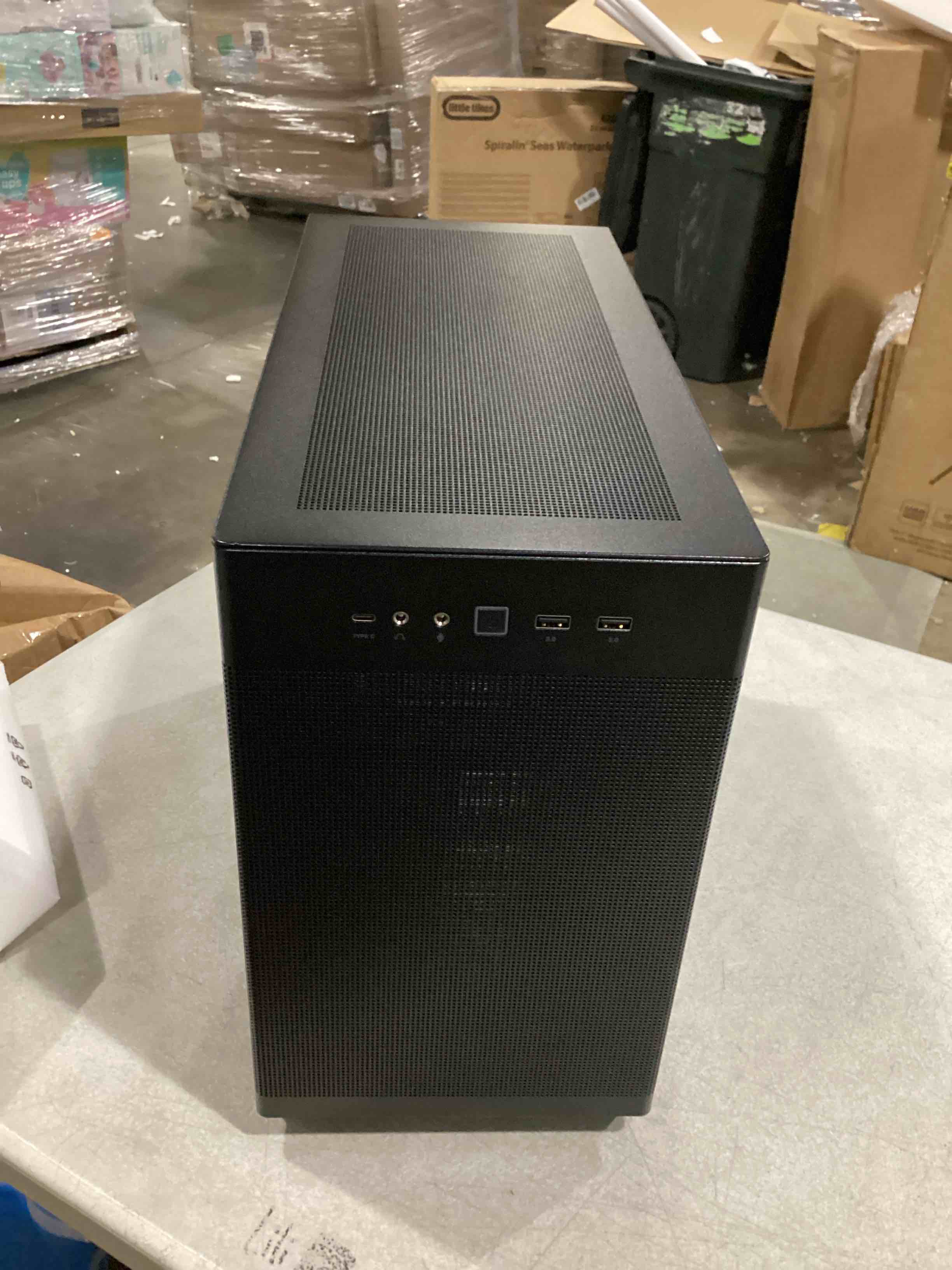 https://s3.amazonaws.com/lotting-images-prod/bidfta/BLU5884733_1724942743272.jpeg