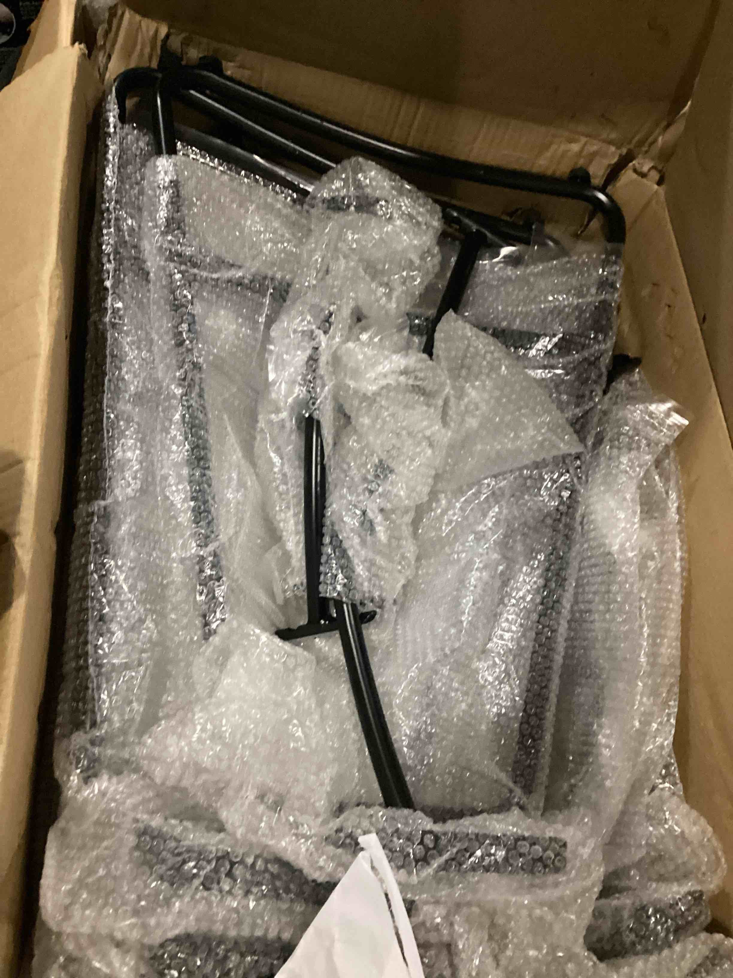 https://s3.amazonaws.com/lotting-images-prod/bidfta/BLU5884788_1724953241548.jpeg