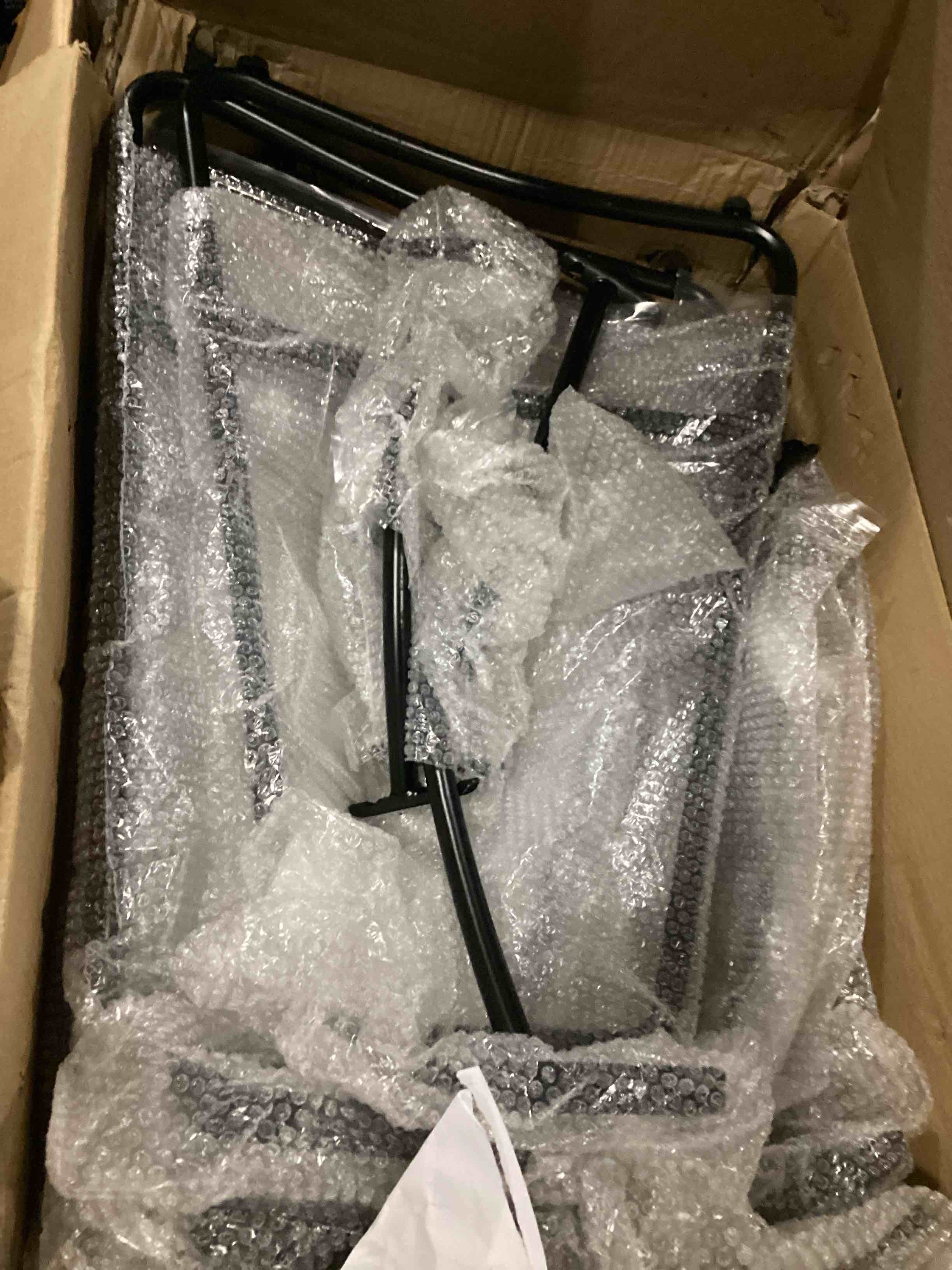 https://s3.amazonaws.com/lotting-images-prod/bidfta/BLU5884788_1724953242300.jpeg