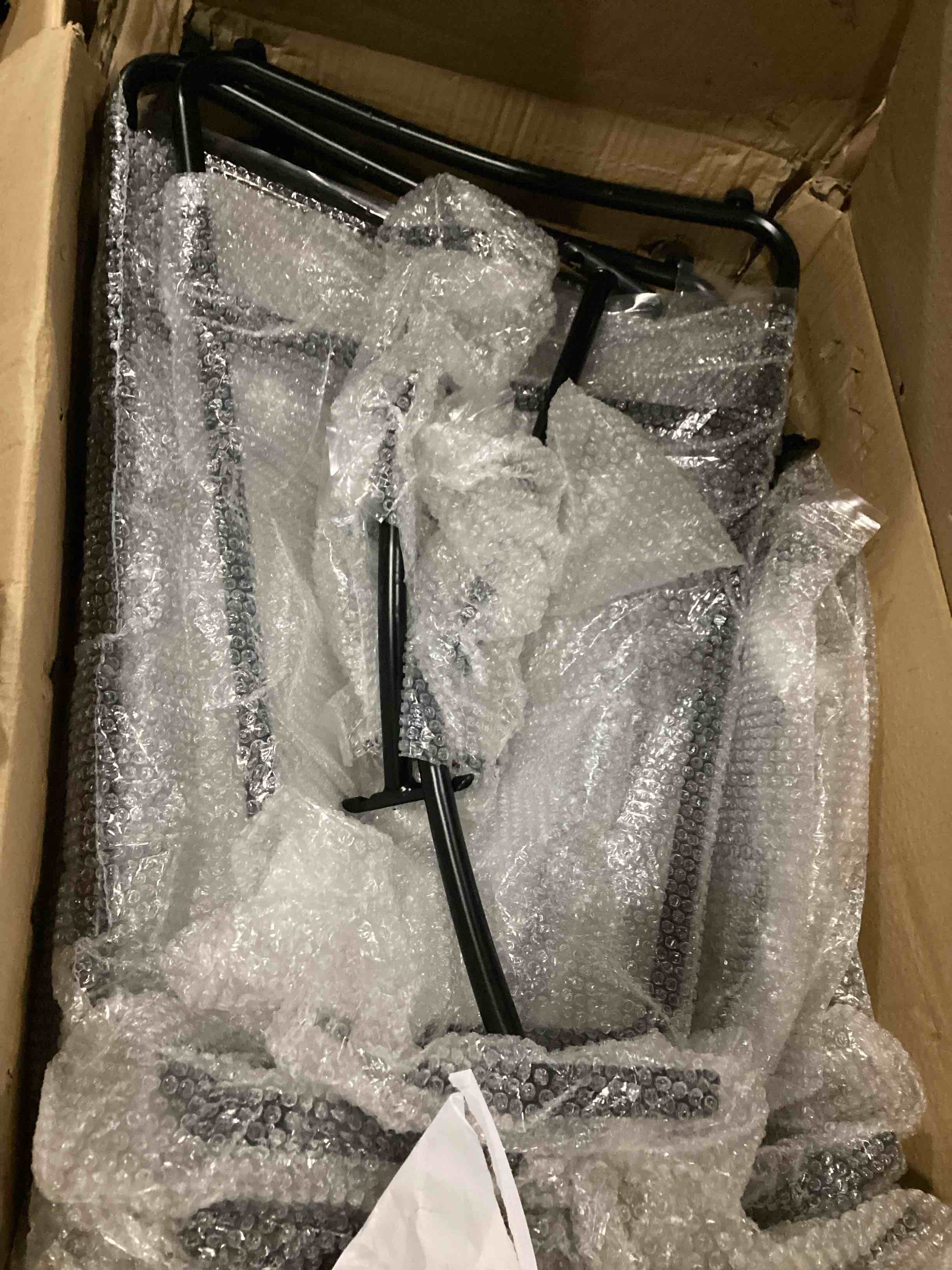 https://s3.amazonaws.com/lotting-images-prod/bidfta/BLU5884788_1724953243612.jpeg