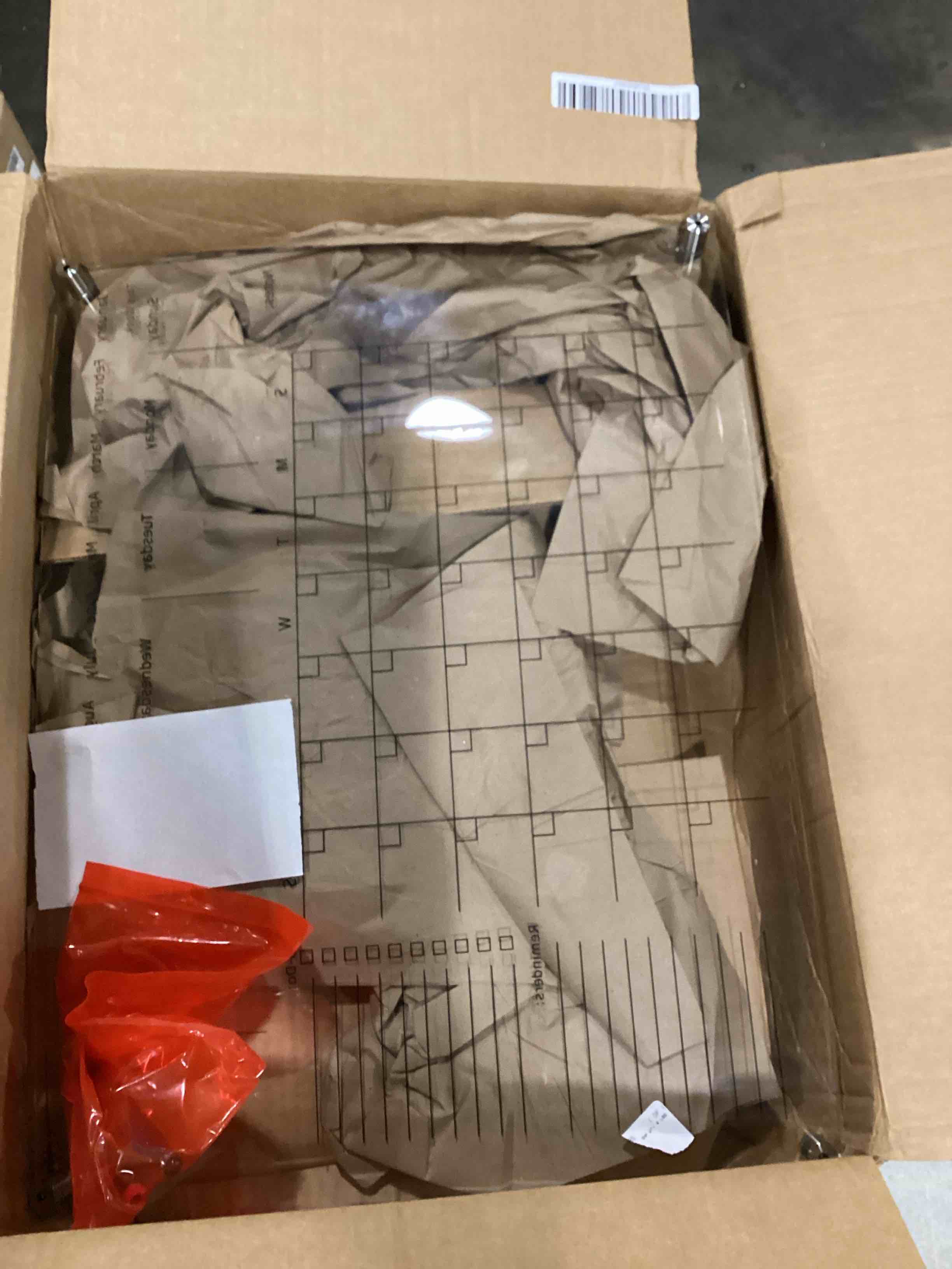 https://s3.amazonaws.com/lotting-images-prod/bidfta/BLU5884920_1725454937324.jpeg