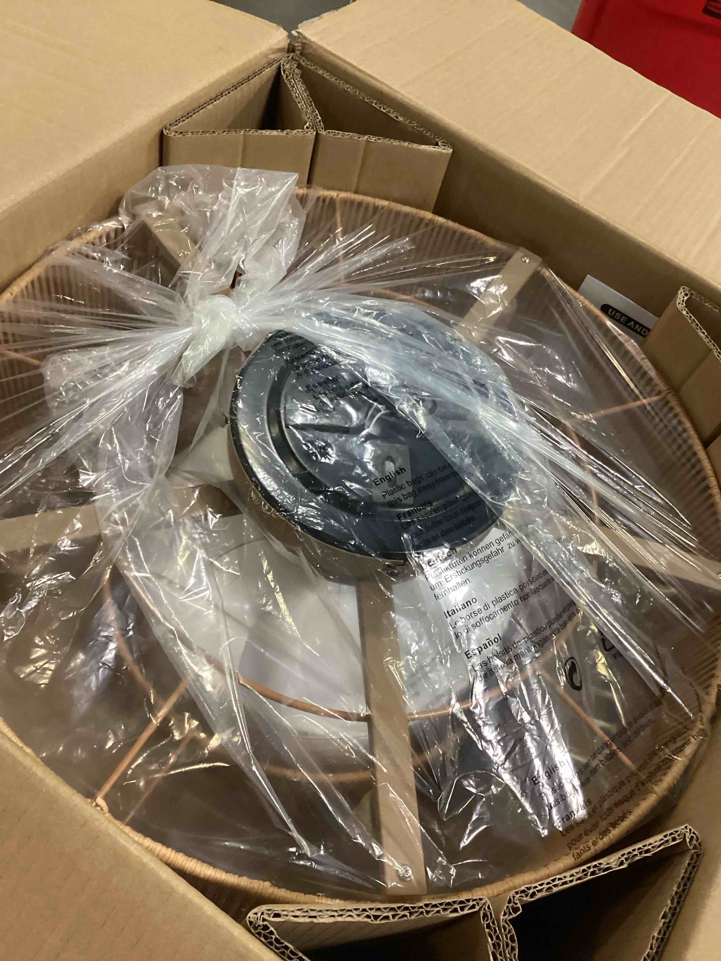 https://s3.amazonaws.com/lotting-images-prod/bidfta/BLU5885364_1718974573137.jpeg