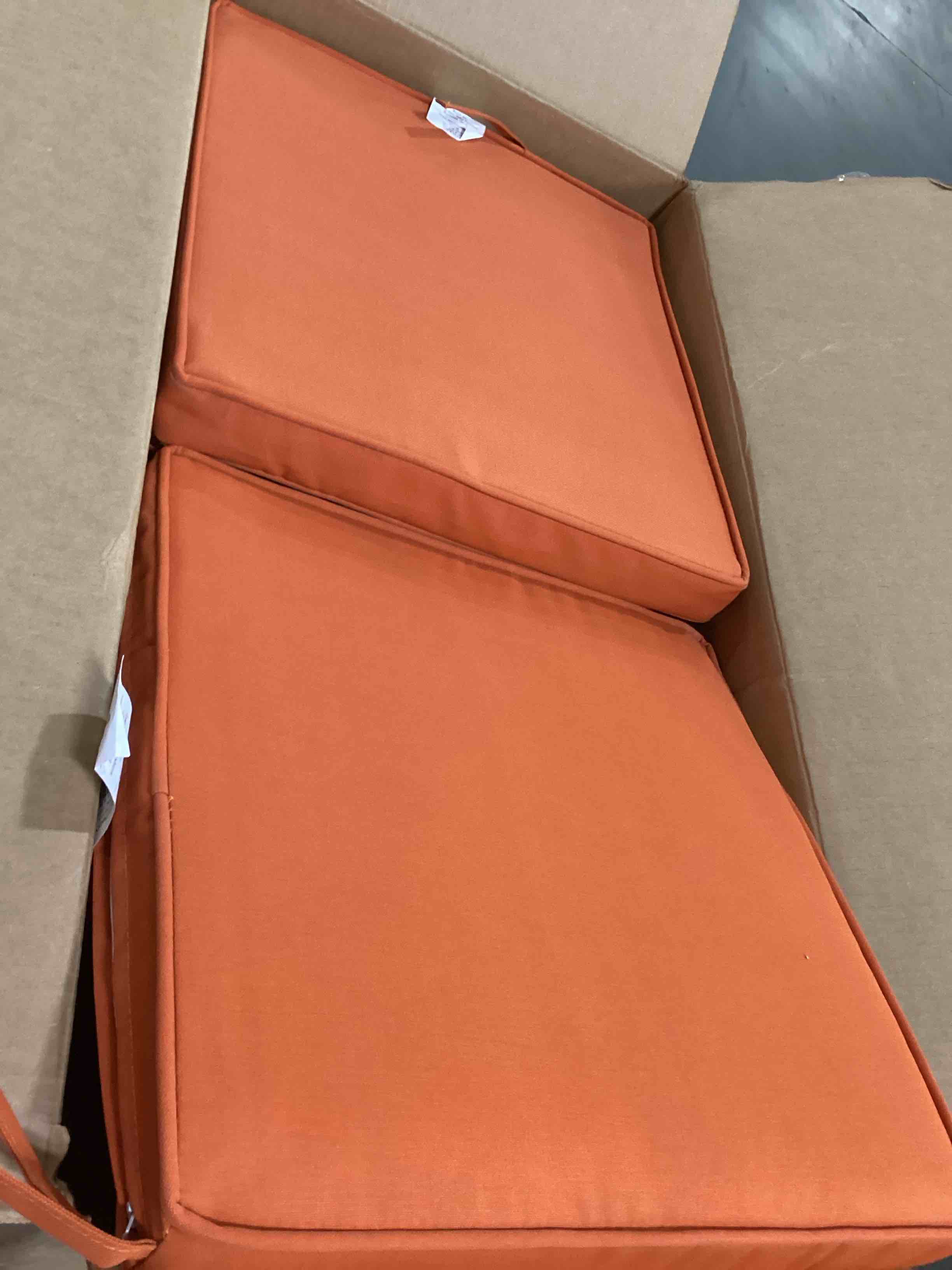 https://s3.amazonaws.com/lotting-images-prod/bidfta/BLU5885368_1718975289672.jpeg