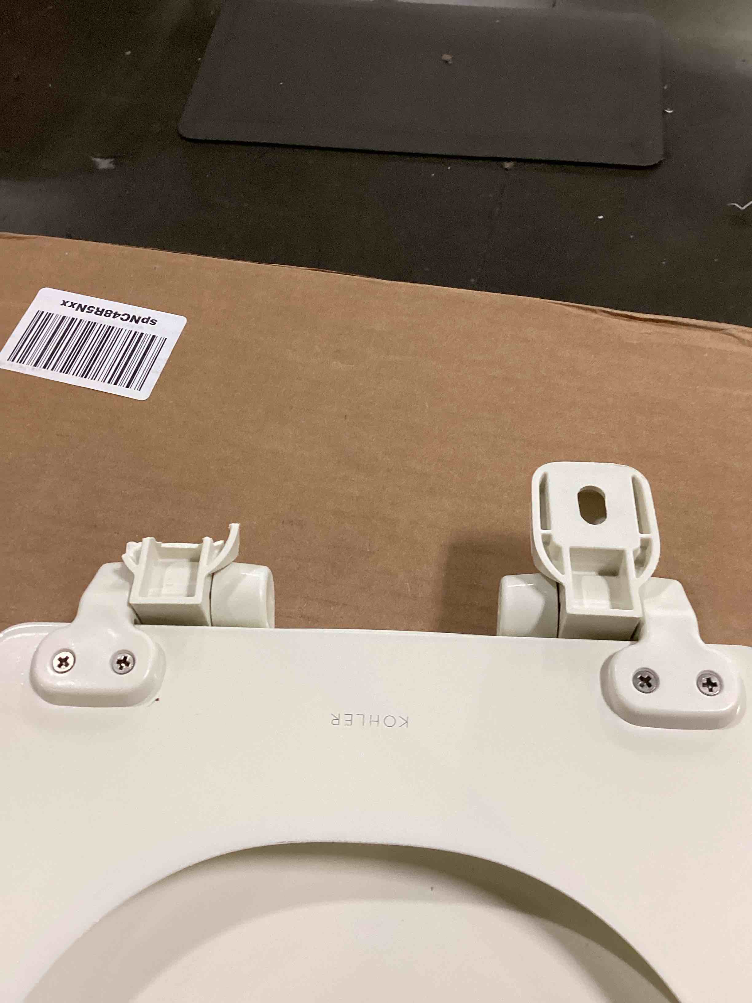 https://s3.amazonaws.com/lotting-images-prod/bidfta/BLU5885652_1719250052310.jpeg