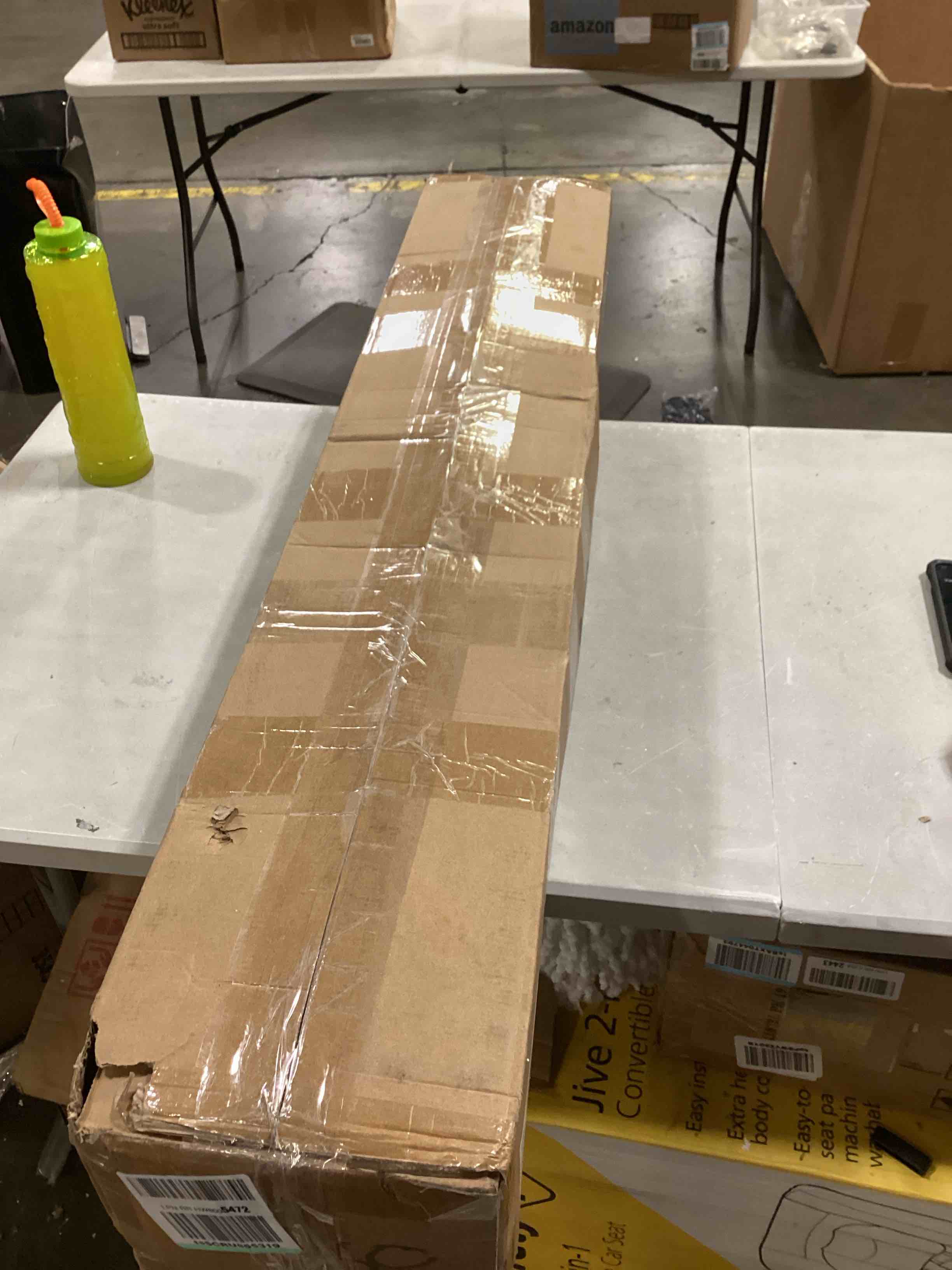 https://s3.amazonaws.com/lotting-images-prod/bidfta/BLU5885805_1719404441757.jpeg
