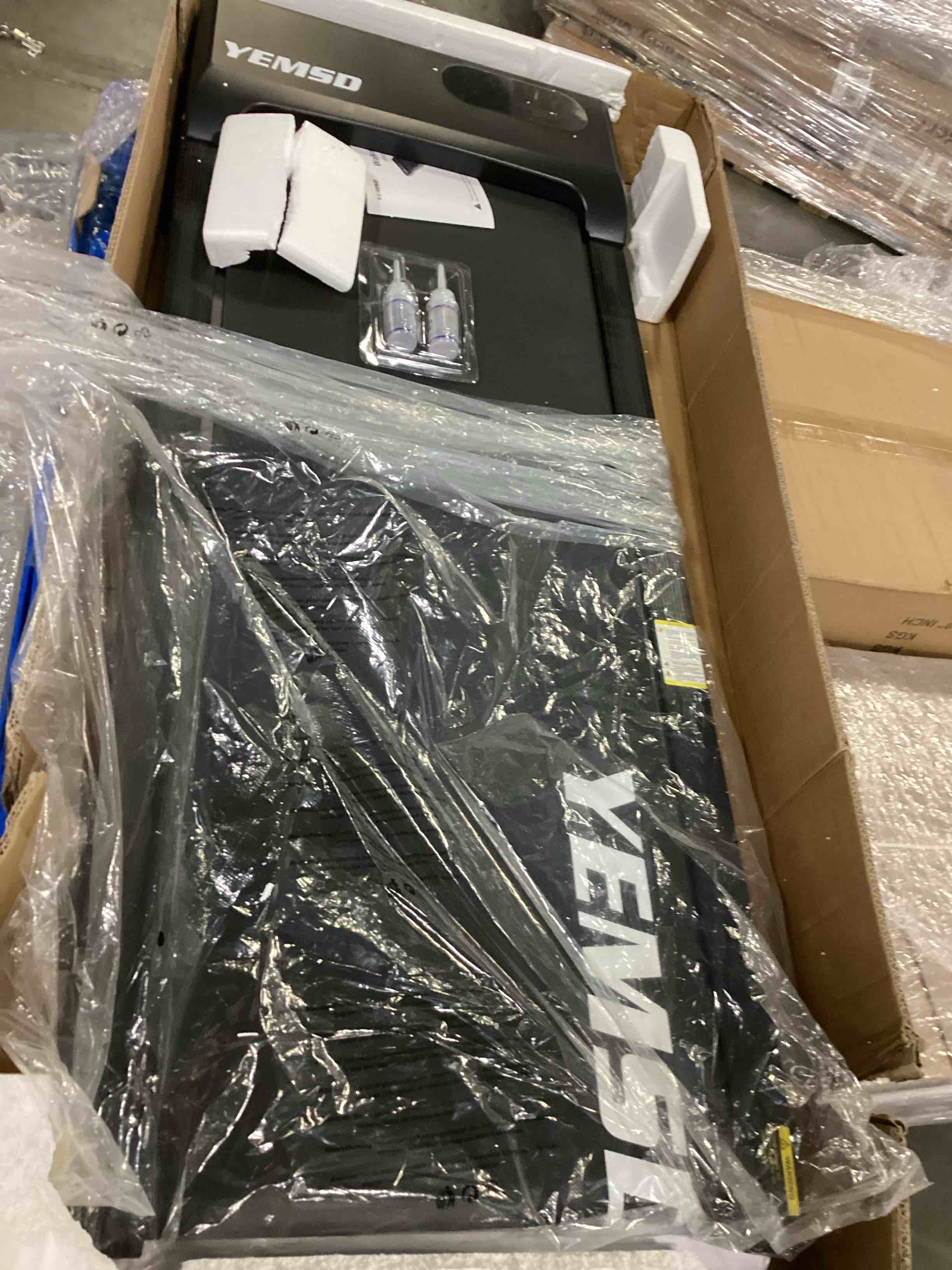 https://s3.amazonaws.com/lotting-images-prod/bidfta/BLU5886146_1719601344702.jpeg