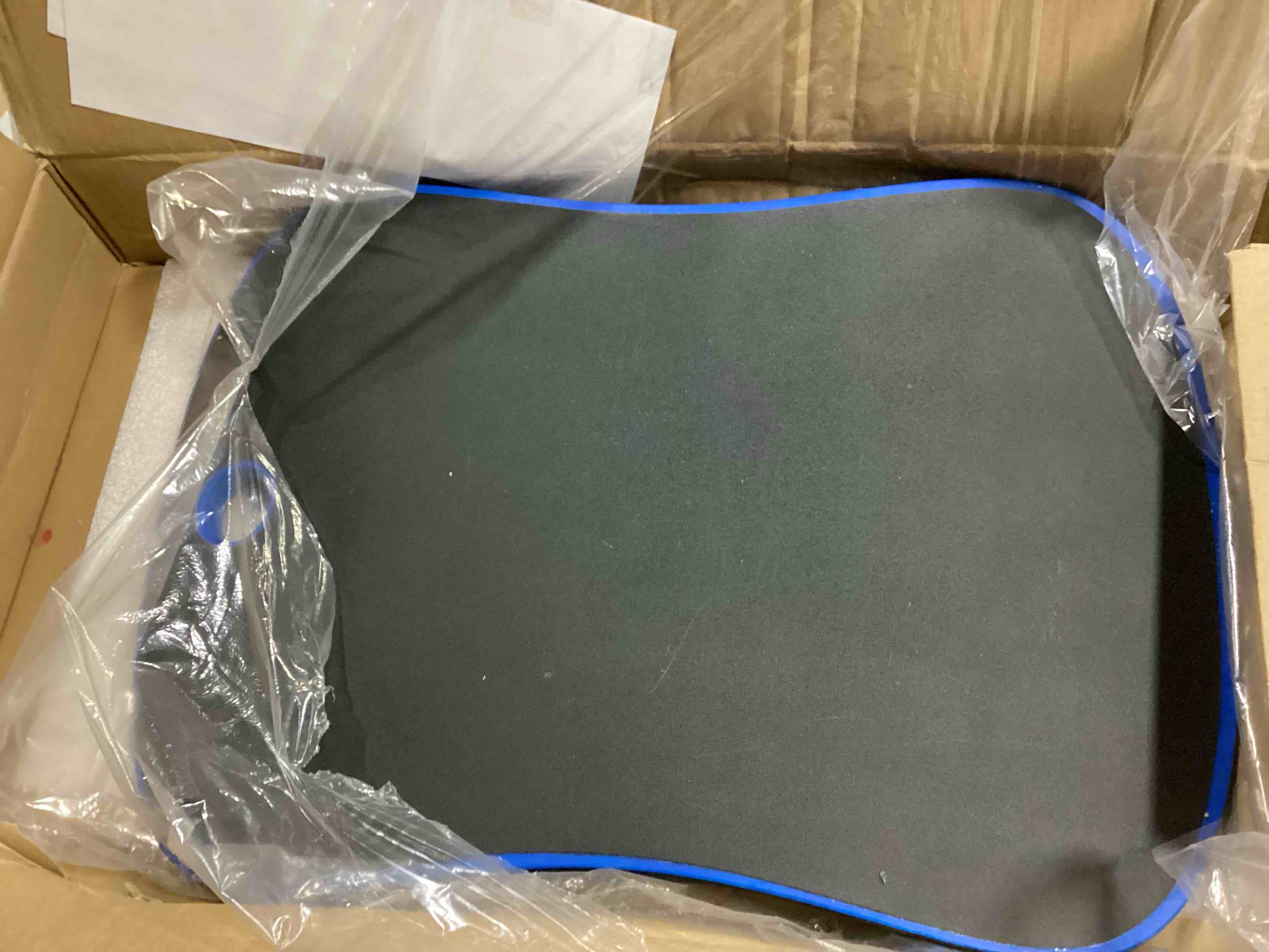 https://s3.amazonaws.com/lotting-images-prod/bidfta/BLU5886356_1719927137543.jpeg