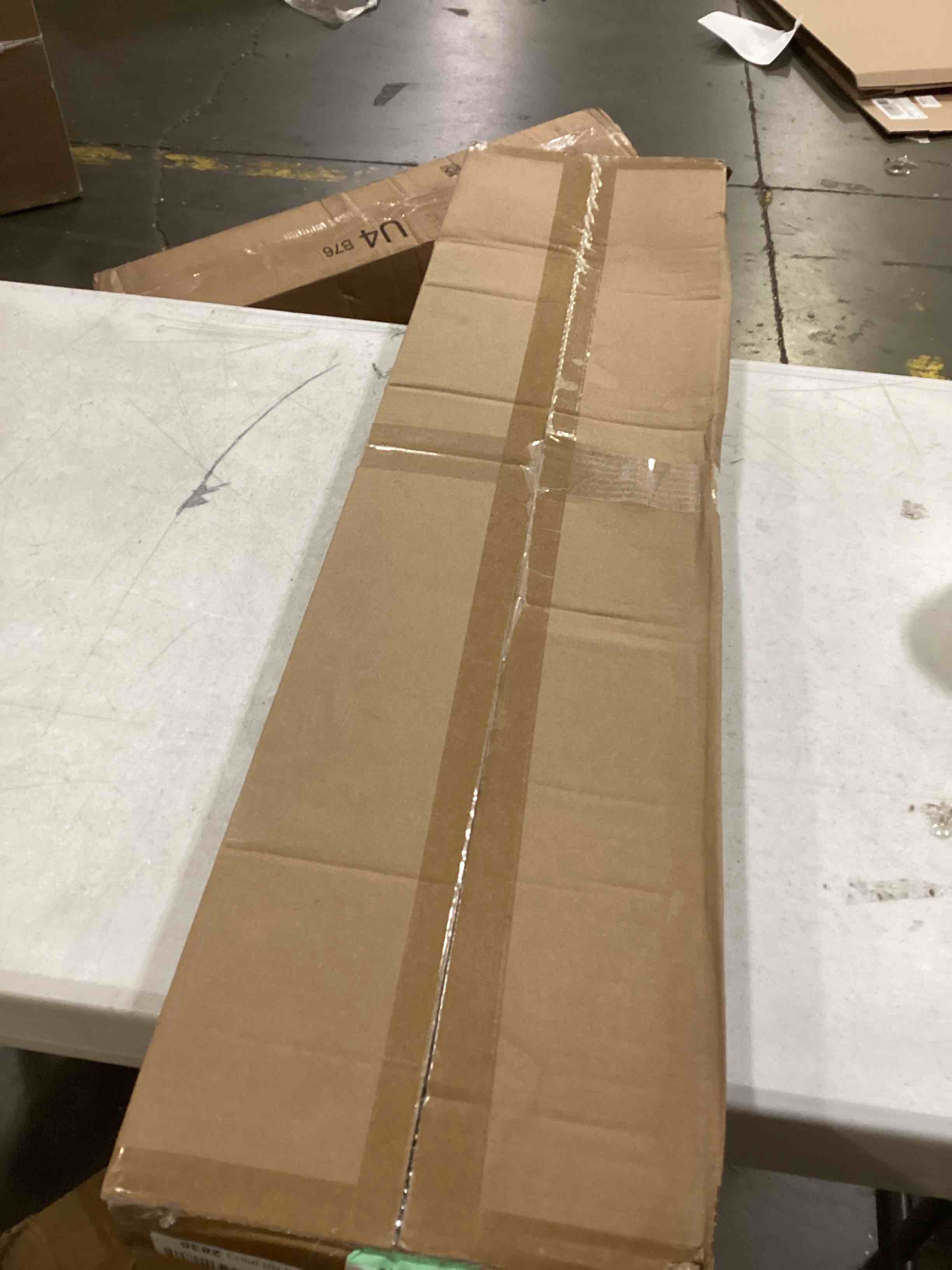 https://s3.amazonaws.com/lotting-images-prod/bidfta/BLU5886942_1723138195370.jpeg