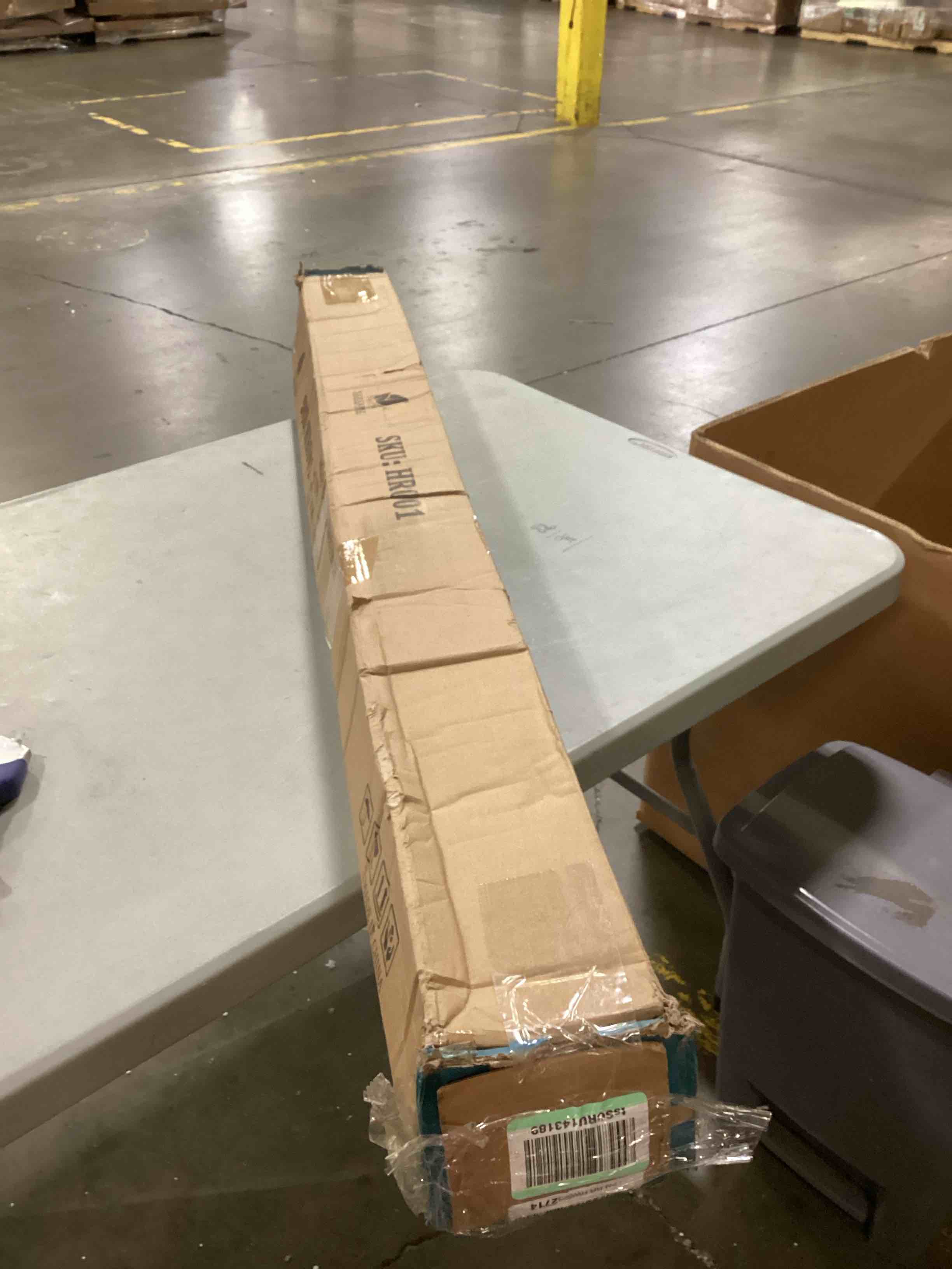 https://s3.amazonaws.com/lotting-images-prod/bidfta/BLU5886980_1723463587724.jpeg