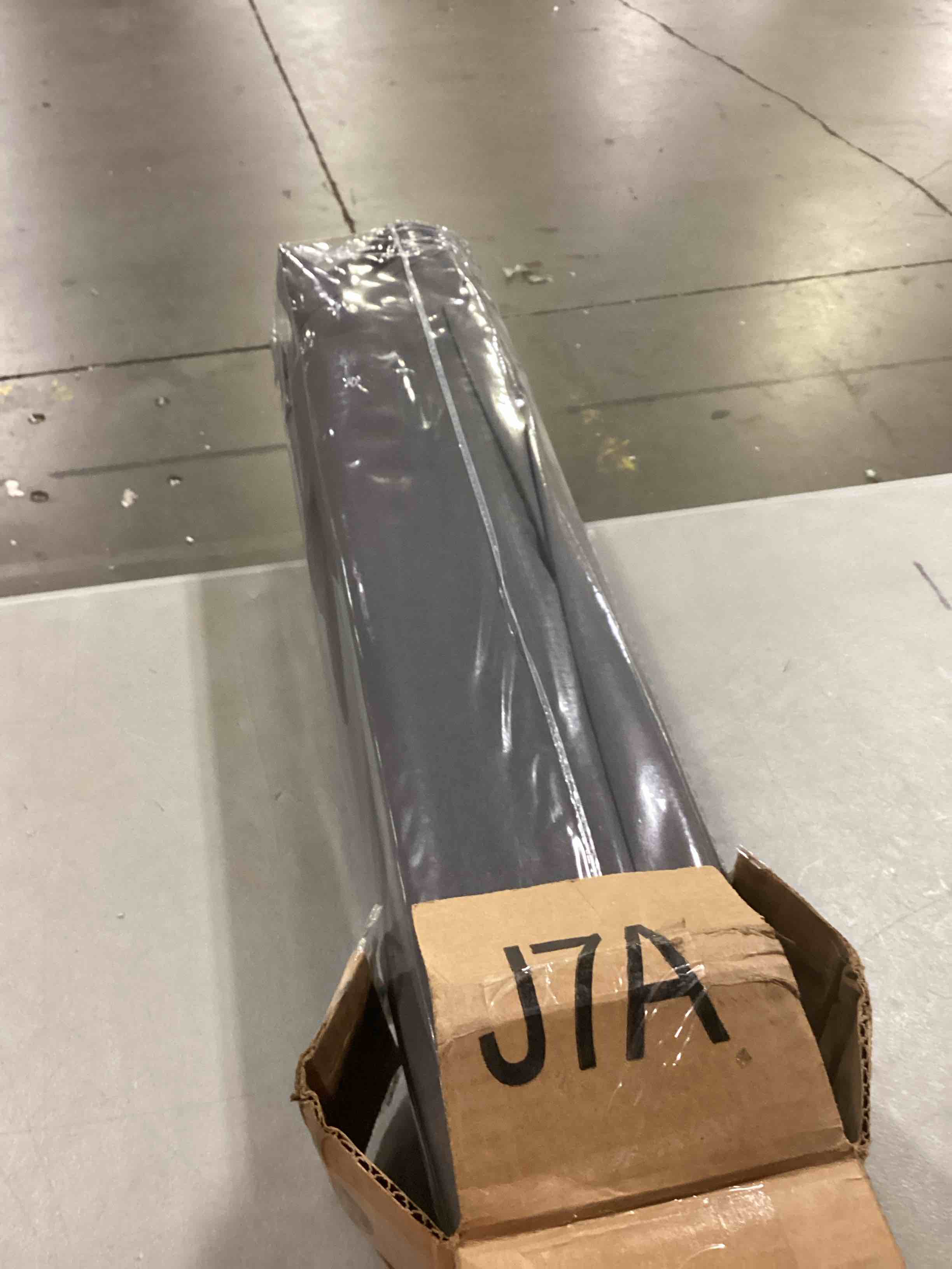 https://s3.amazonaws.com/lotting-images-prod/bidfta/BLU5886992_1723465106608.jpeg