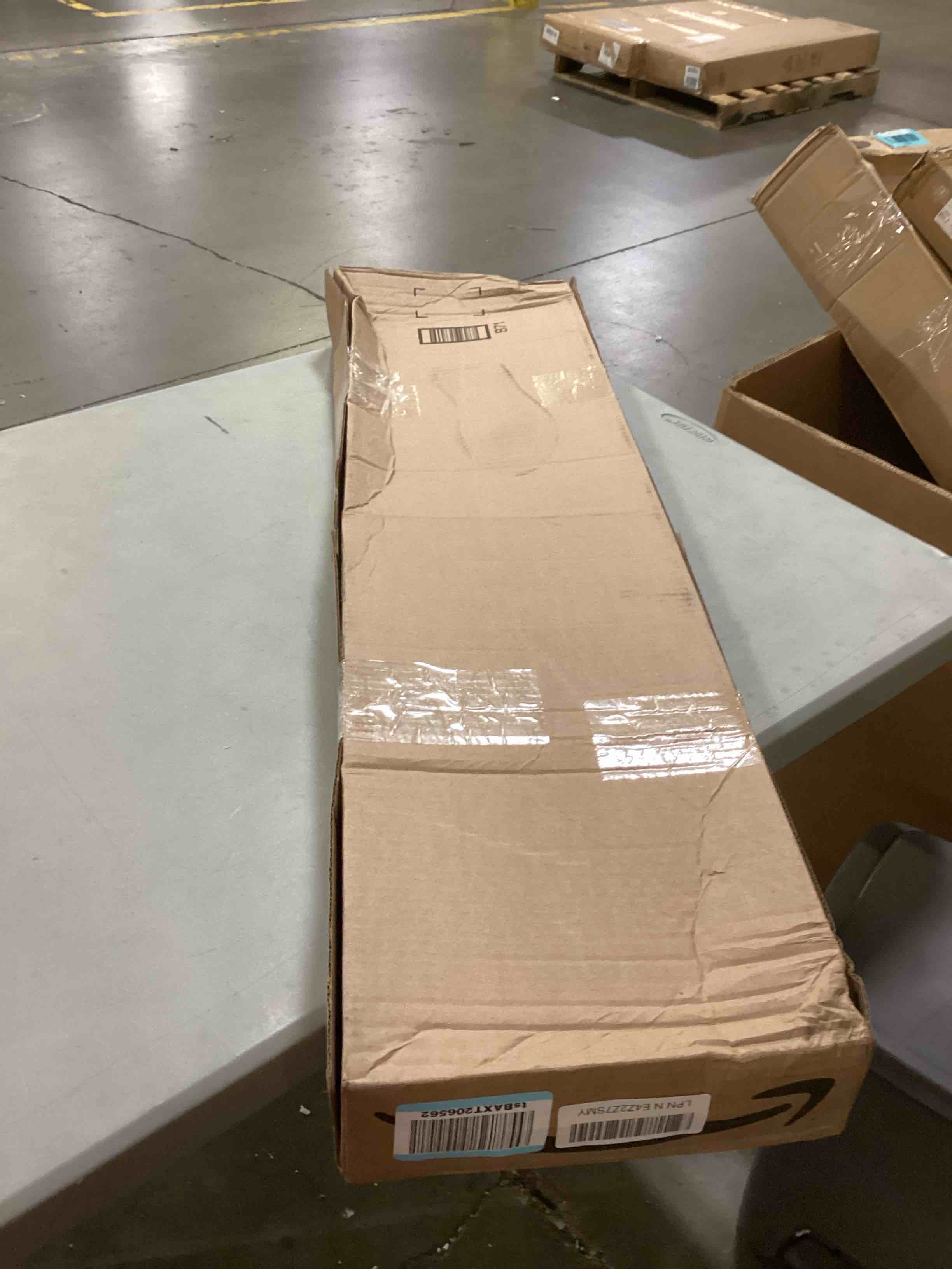https://s3.amazonaws.com/lotting-images-prod/bidfta/BLU5887000_1723466073005.jpeg