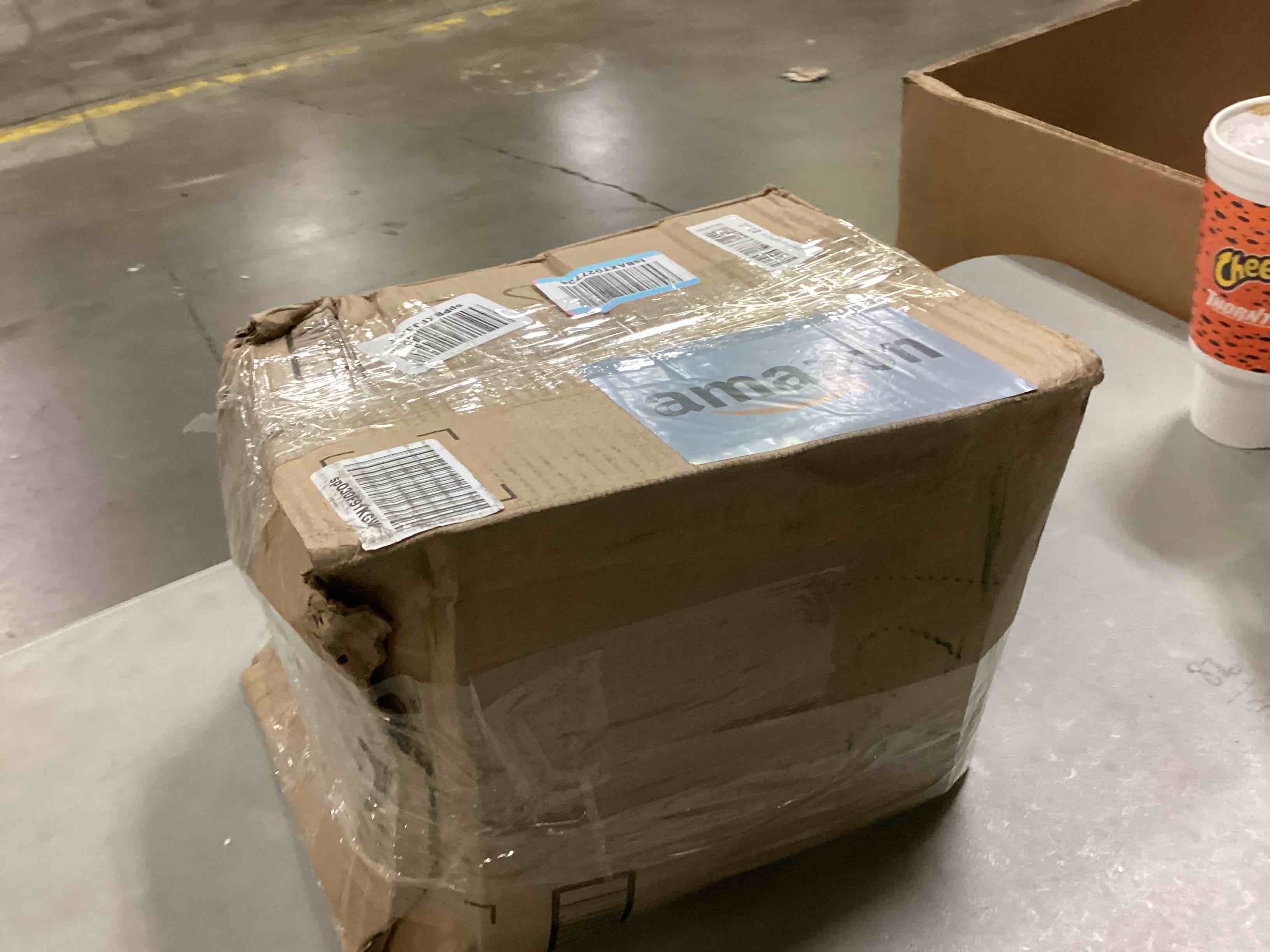 https://s3.amazonaws.com/lotting-images-prod/bidfta/BLU5887741_1723749541123.jpeg