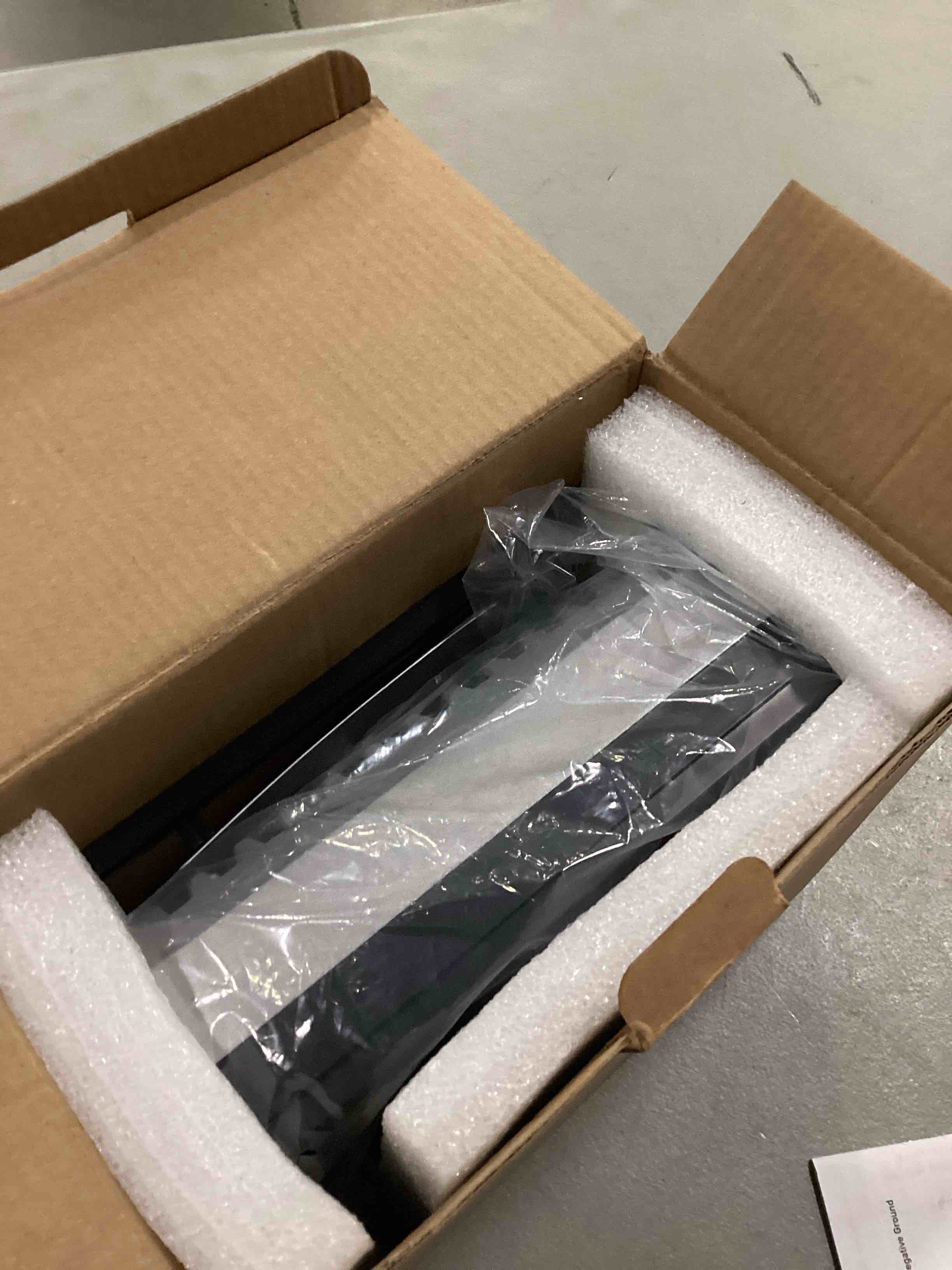 https://s3.amazonaws.com/lotting-images-prod/bidfta/BLU5887756_1723807204980.jpeg