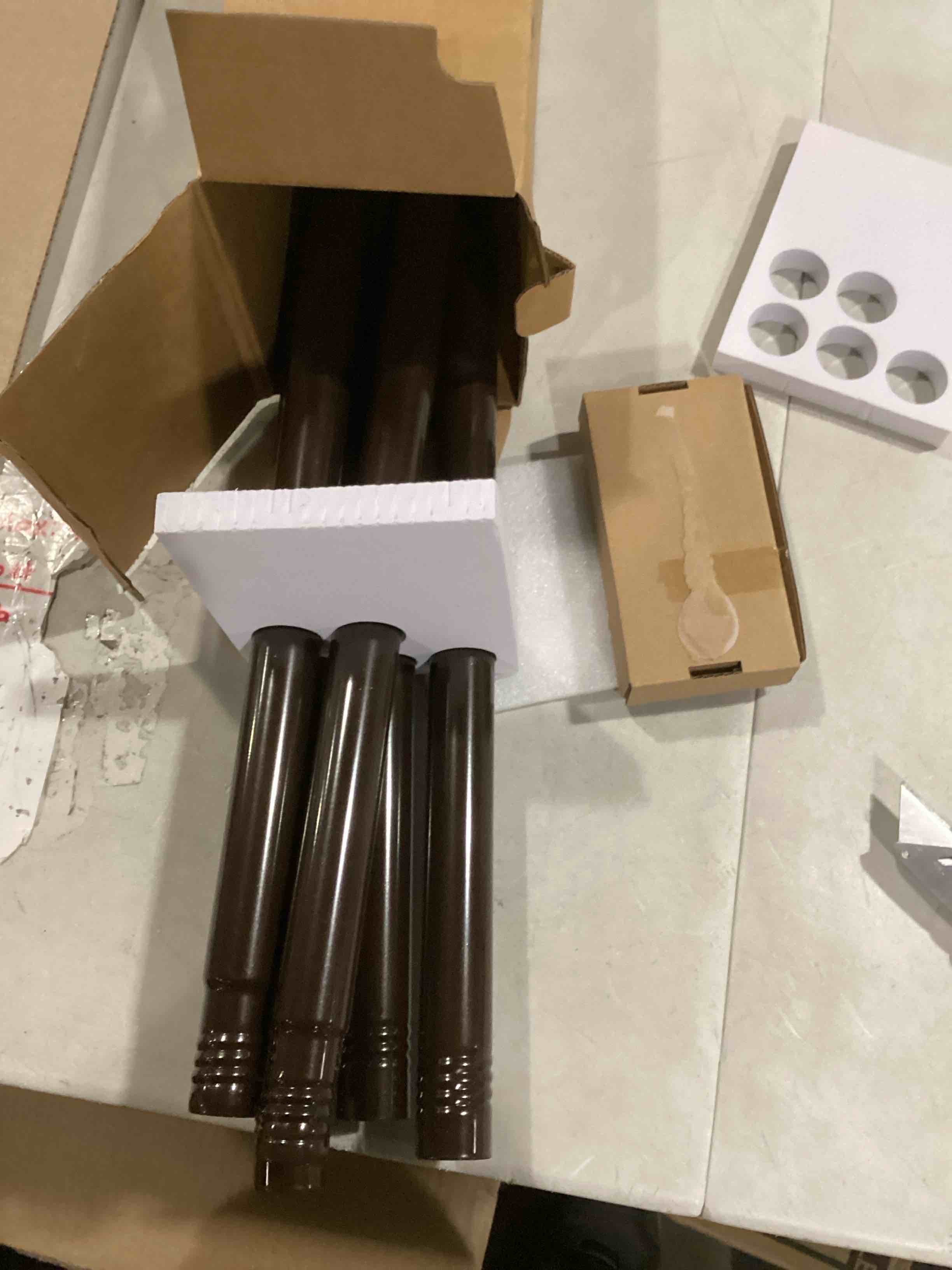 https://s3.amazonaws.com/lotting-images-prod/bidfta/BLU5889774_1712164541502.jpeg