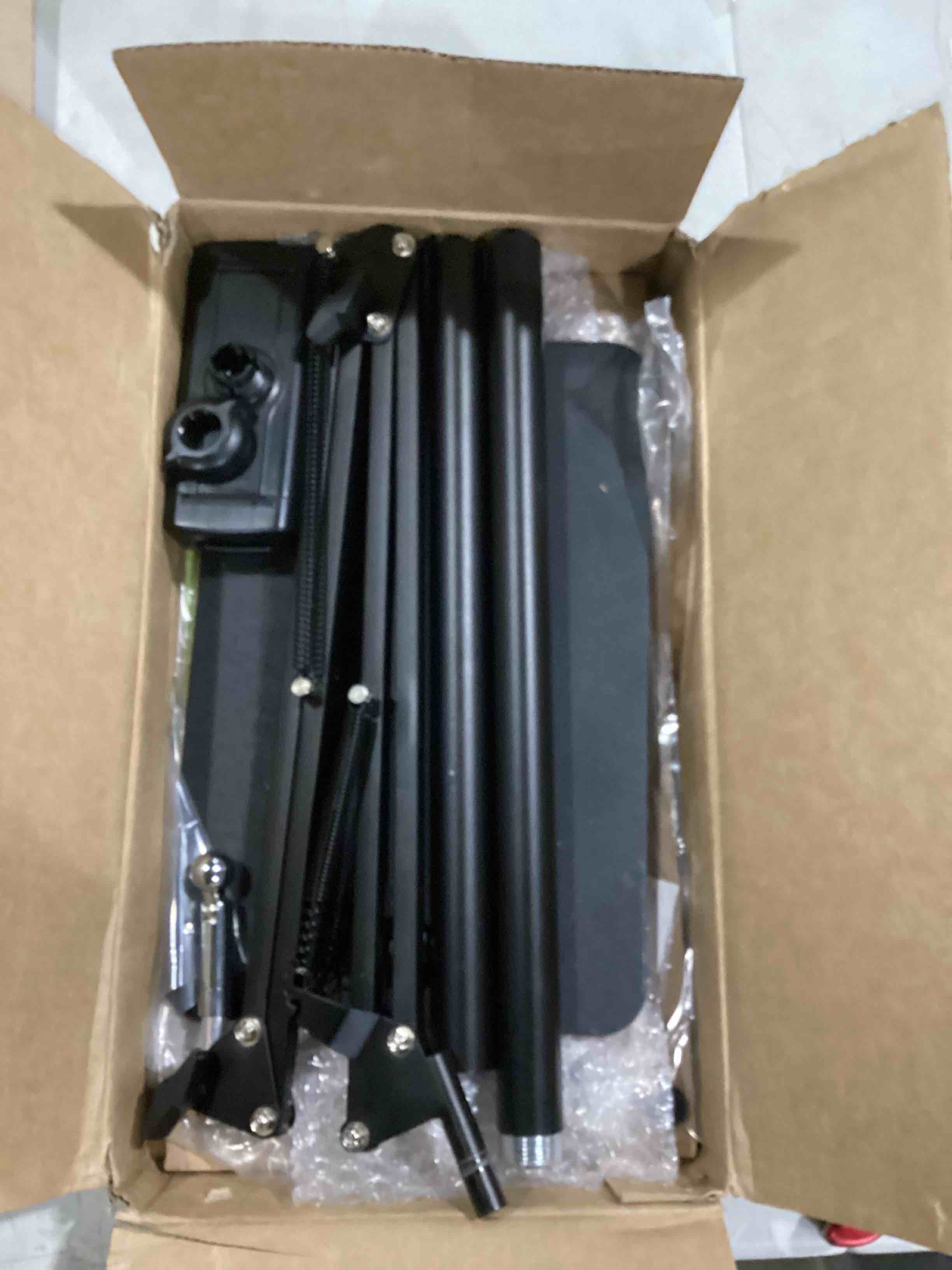 https://s3.amazonaws.com/lotting-images-prod/bidfta/BLU5889777_1712164870170.jpeg