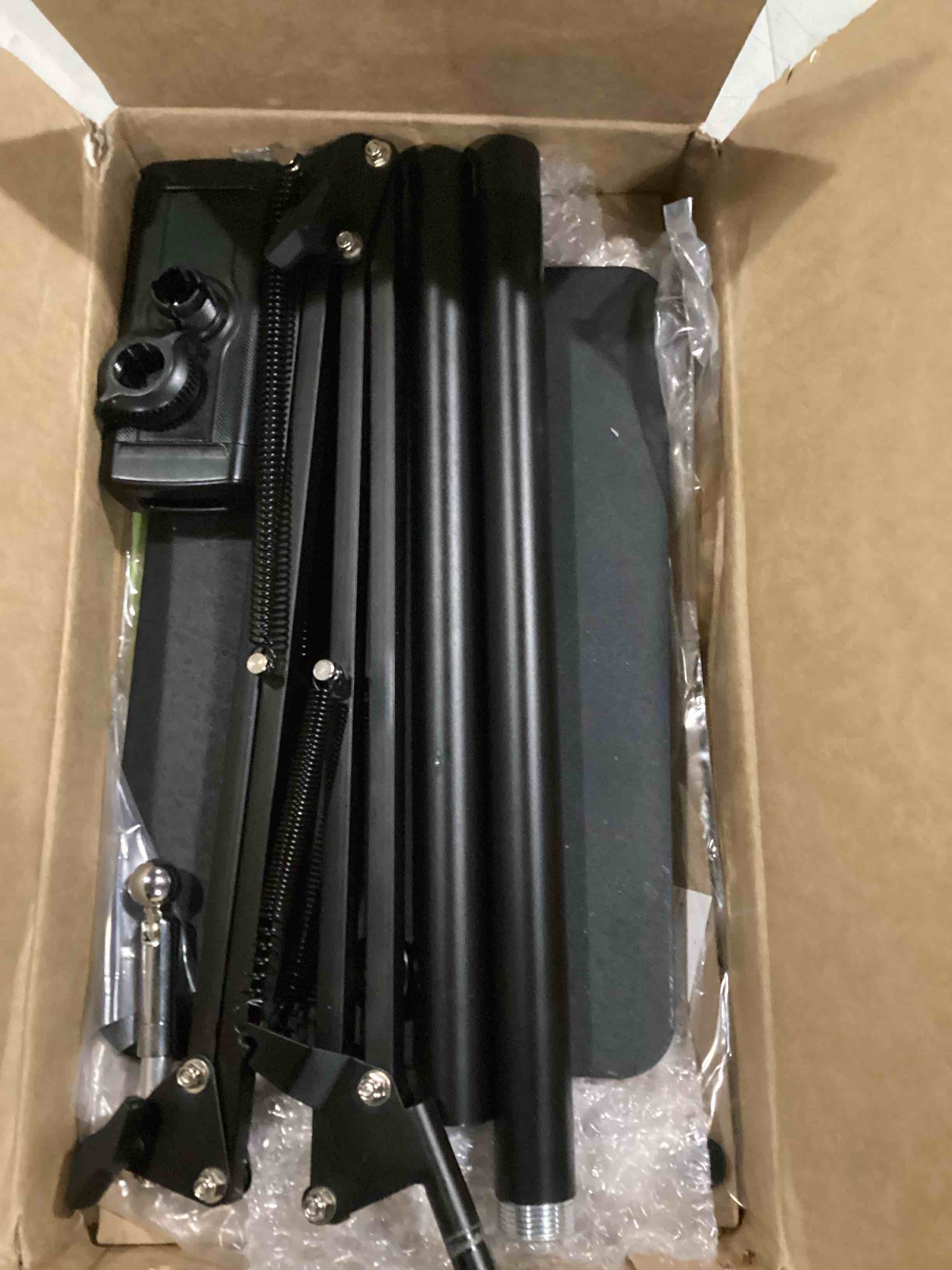 https://s3.amazonaws.com/lotting-images-prod/bidfta/BLU5889777_1712164878633.jpeg