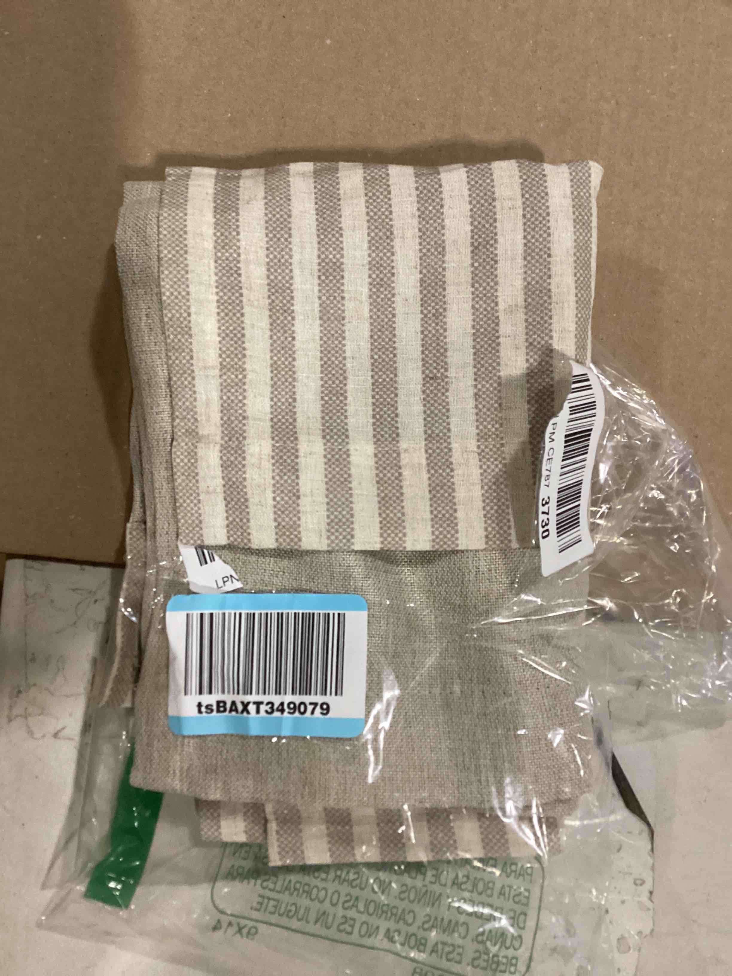 https://s3.amazonaws.com/lotting-images-prod/bidfta/BLU5889850_1712232338755.jpeg