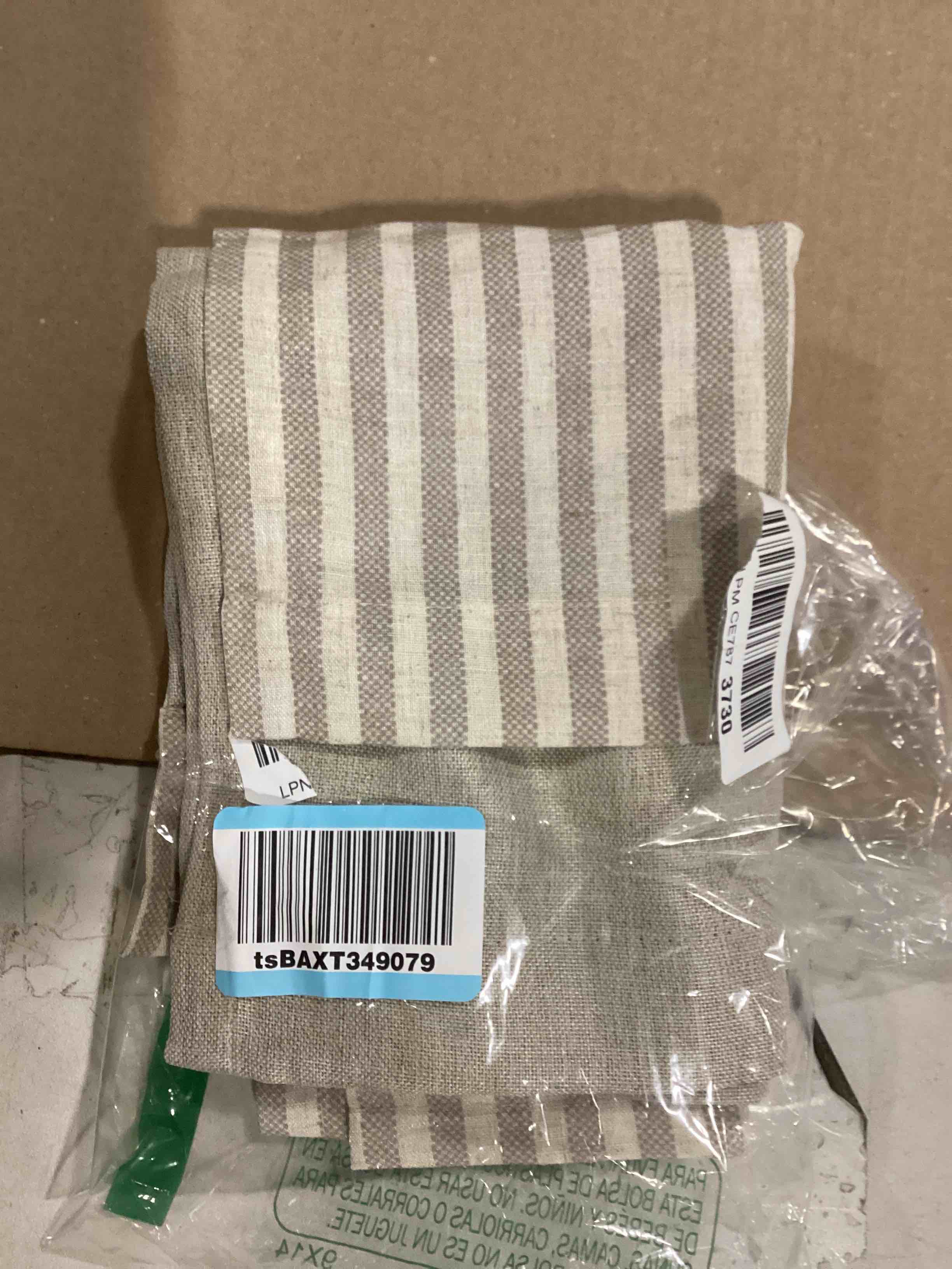 https://s3.amazonaws.com/lotting-images-prod/bidfta/BLU5889850_1712232340267.jpeg