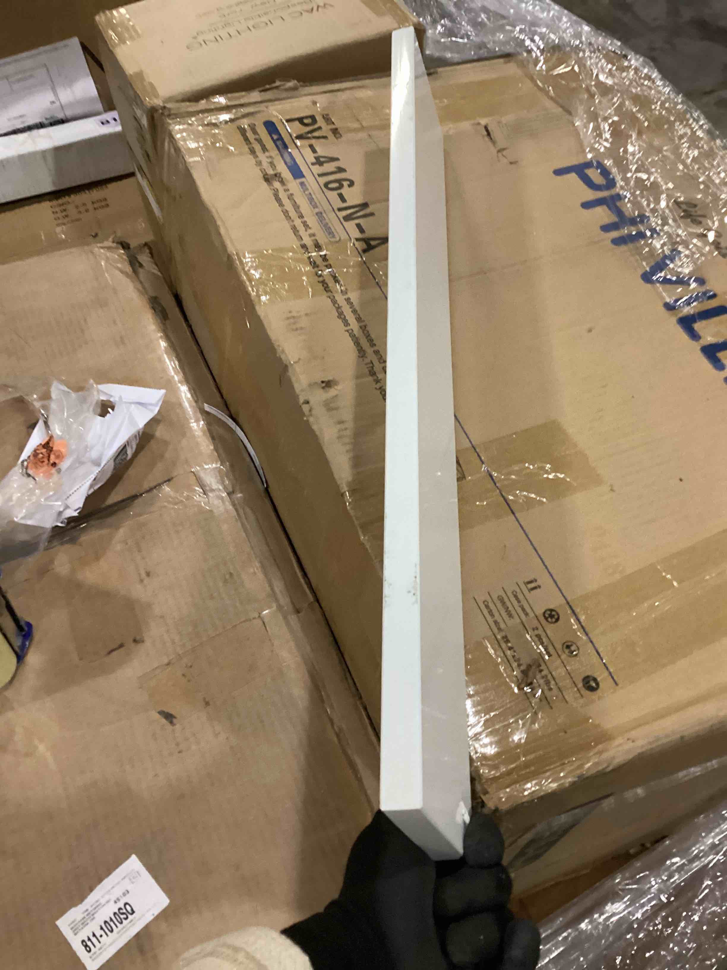 https://s3.amazonaws.com/lotting-images-prod/bidfta/BLU5890128_1712665244084.jpeg