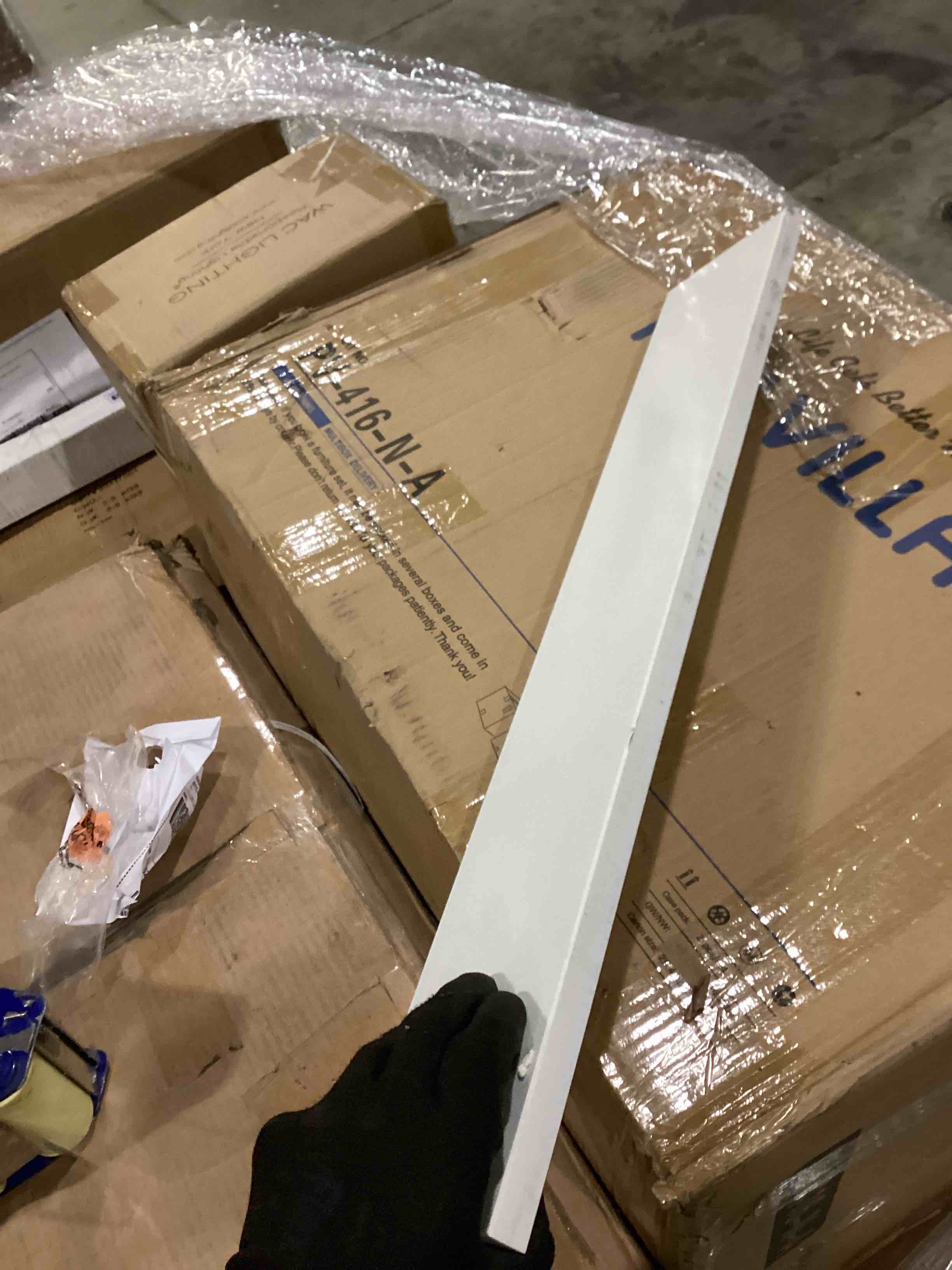 https://s3.amazonaws.com/lotting-images-prod/bidfta/BLU5890128_1712665251681.jpeg