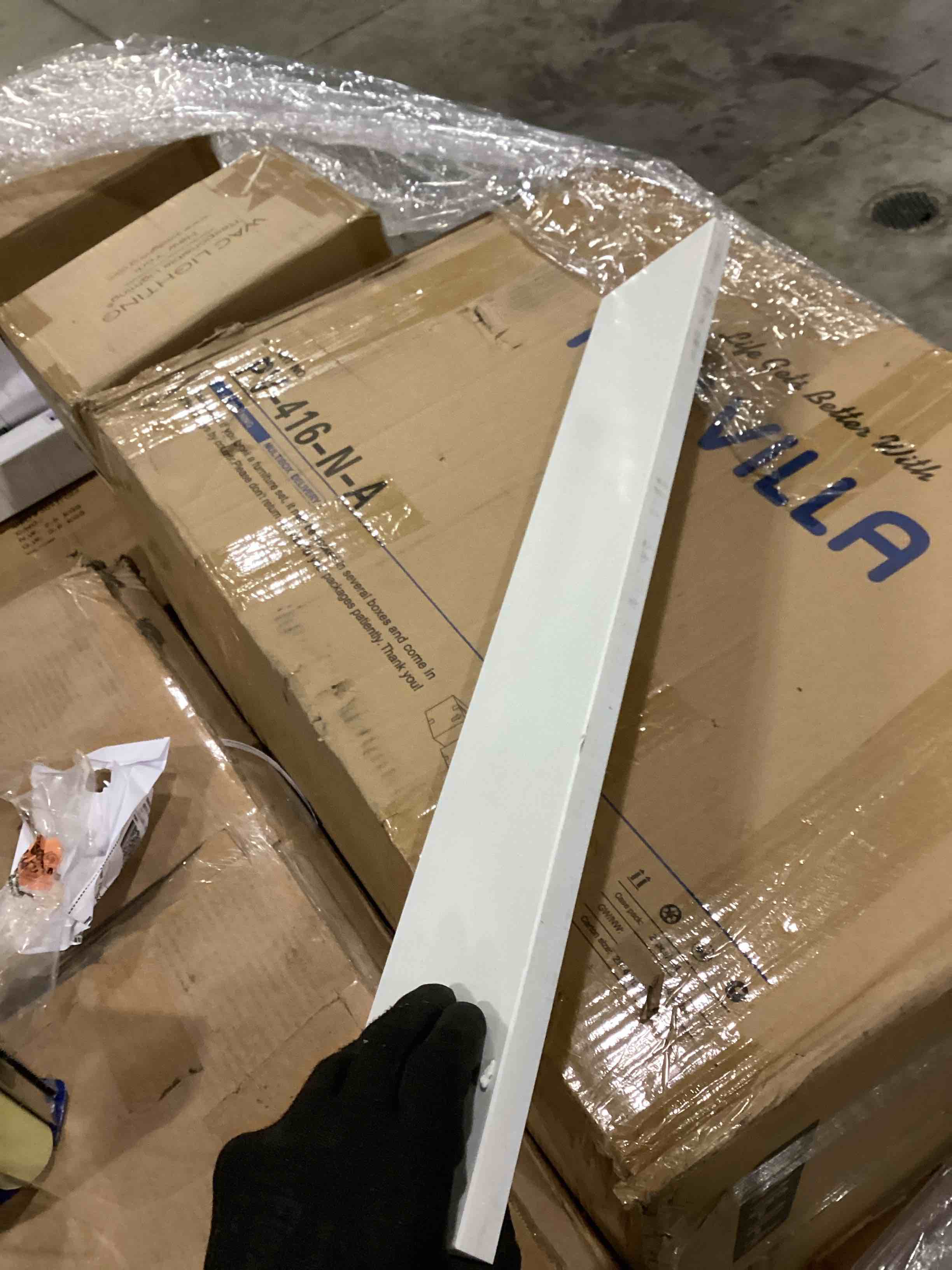 https://s3.amazonaws.com/lotting-images-prod/bidfta/BLU5890128_1712665253191.jpeg