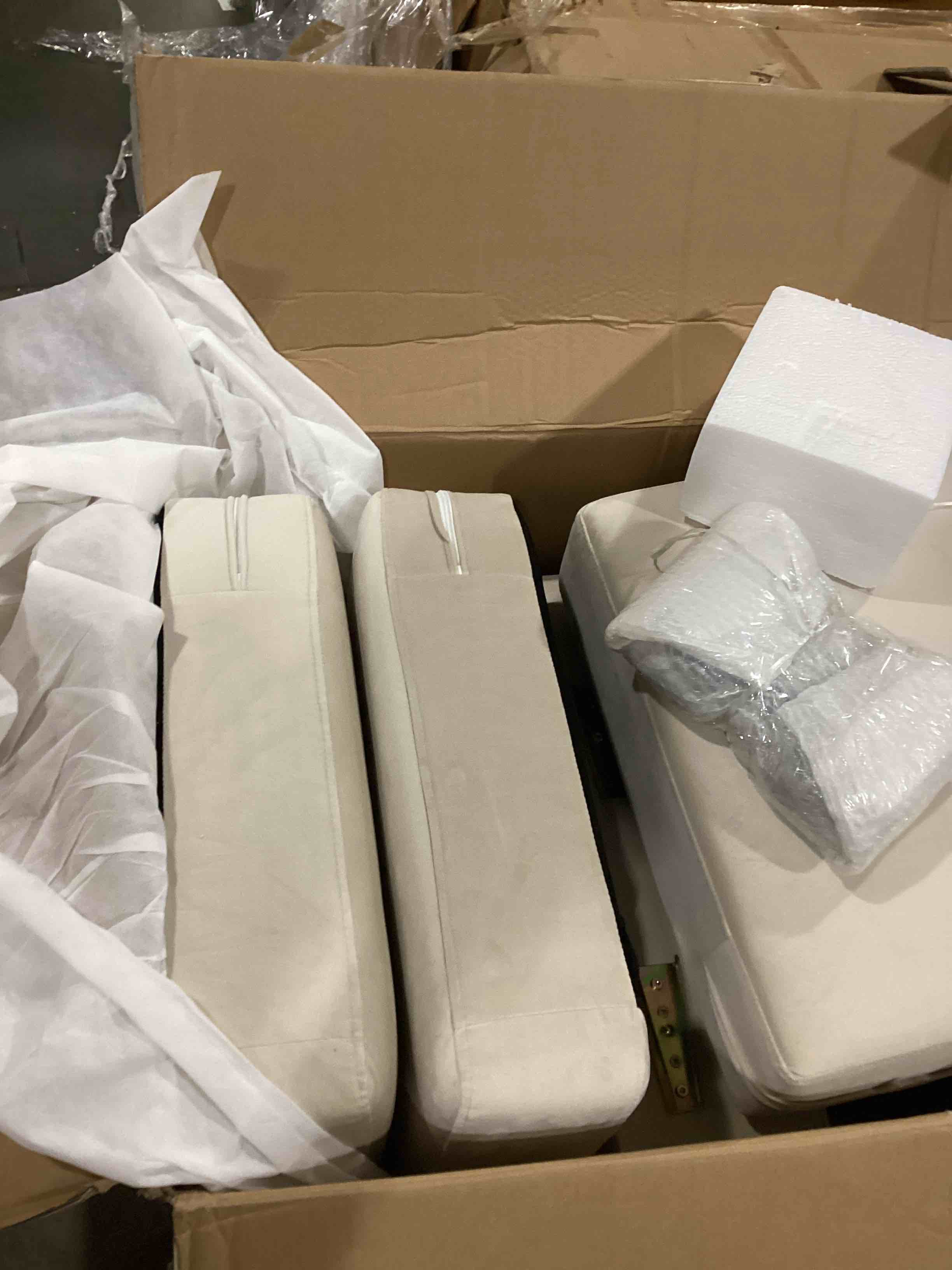 https://s3.amazonaws.com/lotting-images-prod/bidfta/BLU5890299_1712929026224.jpeg