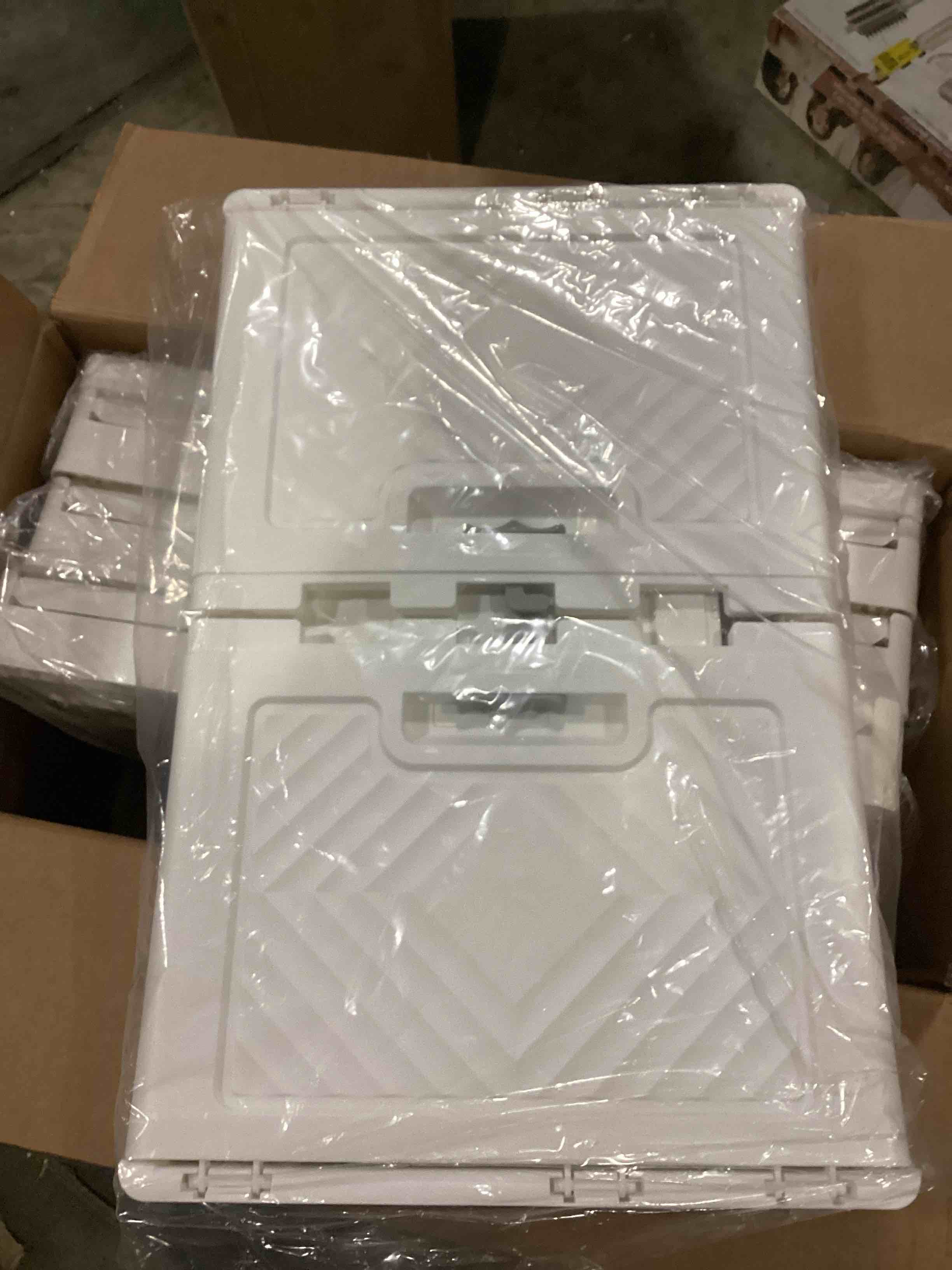 https://s3.amazonaws.com/lotting-images-prod/bidfta/BLU5890481_1713368968129.jpeg