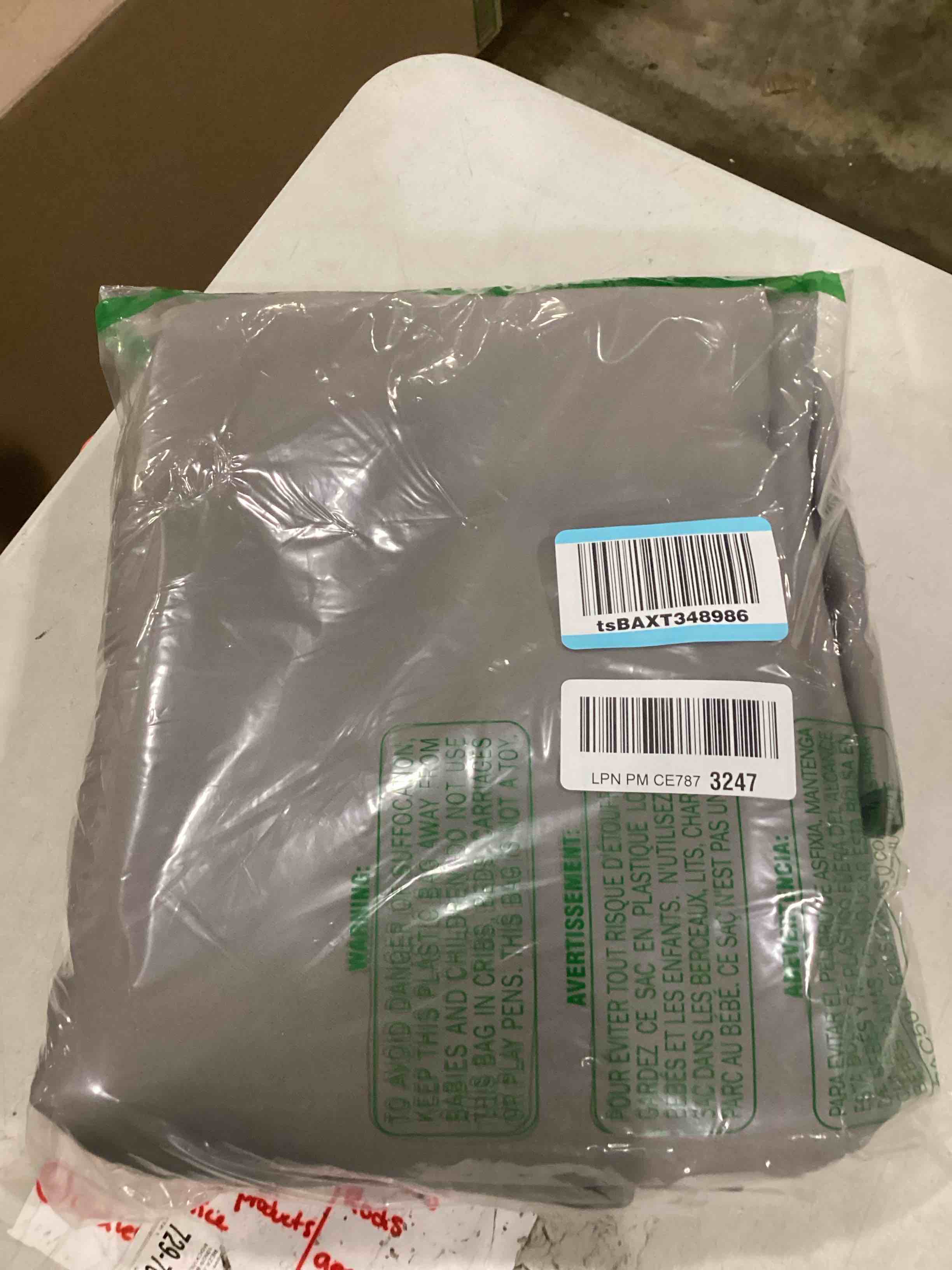 https://s3.amazonaws.com/lotting-images-prod/bidfta/BLU5890746_1713531008807.jpeg