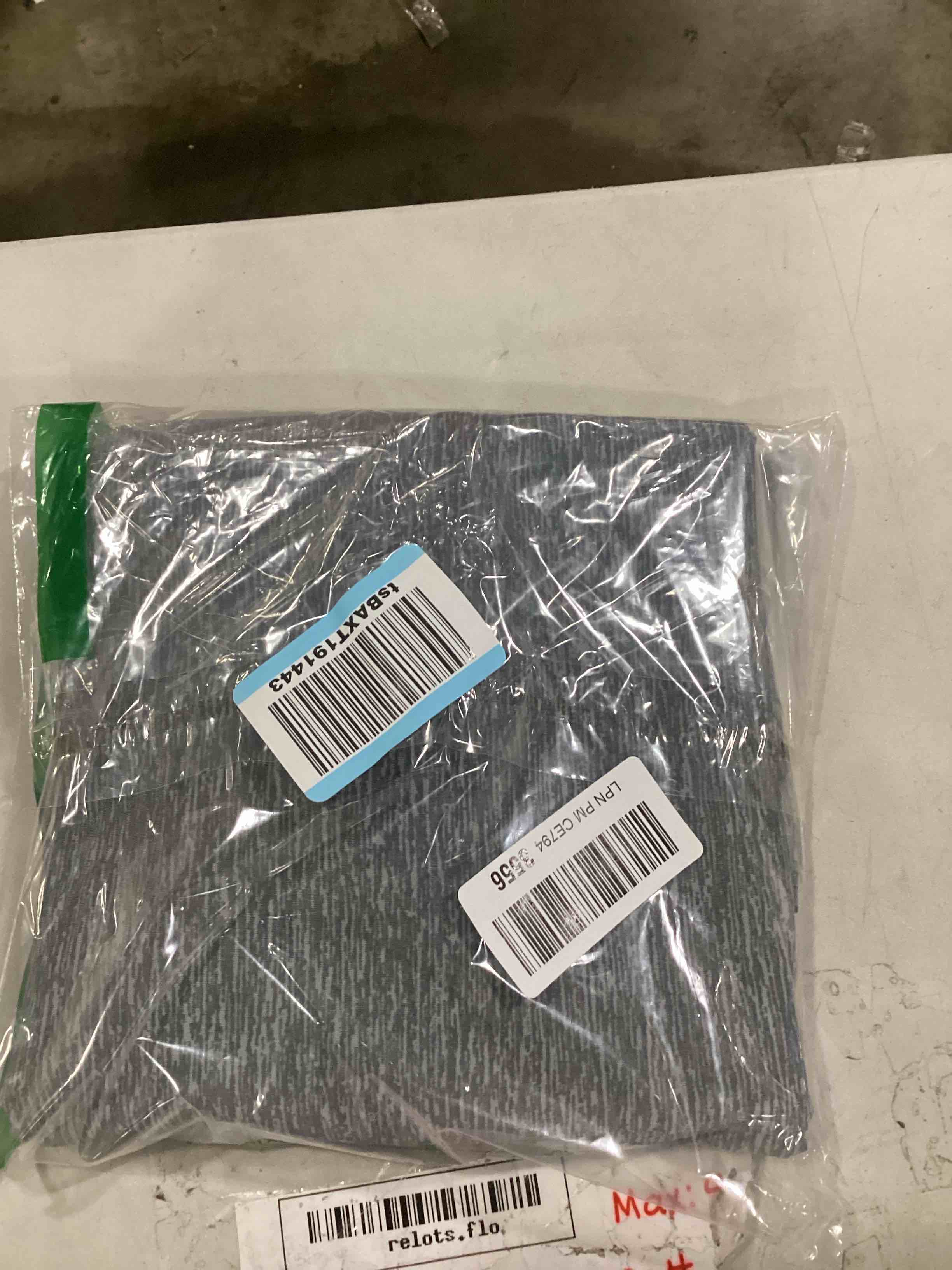 https://s3.amazonaws.com/lotting-images-prod/bidfta/BLU5890754_1713531900096.jpeg
