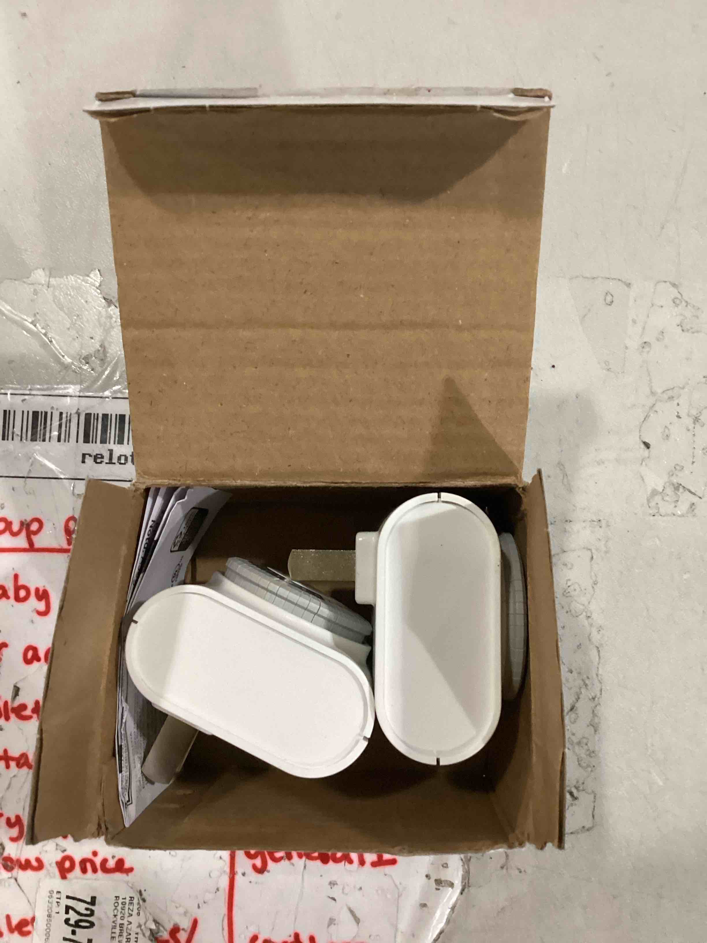 https://s3.amazonaws.com/lotting-images-prod/bidfta/BLU5890841_1713548048908.jpeg