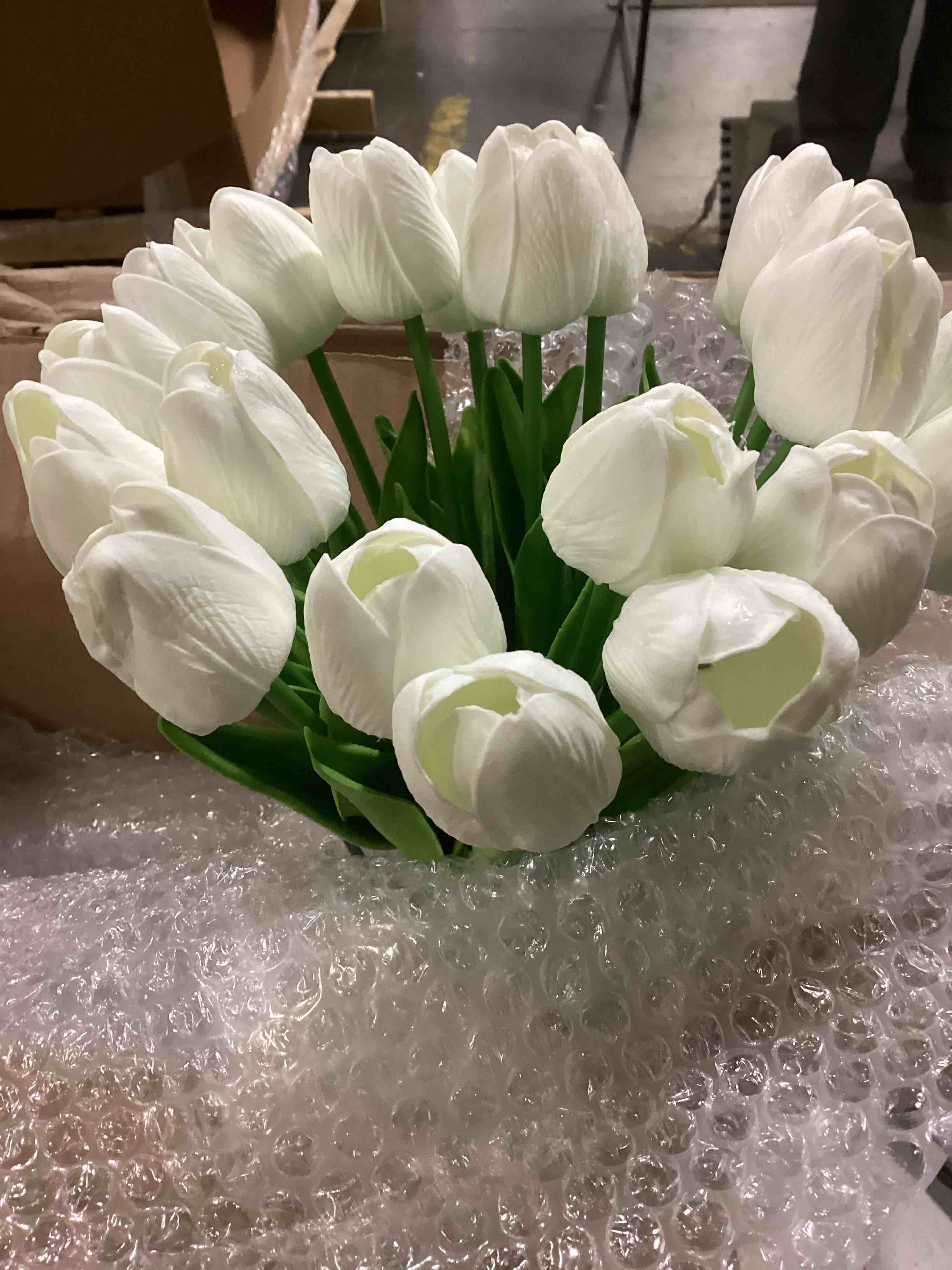 https://s3.amazonaws.com/lotting-images-prod/bidfta/BLU5891468_1712248894314.jpeg