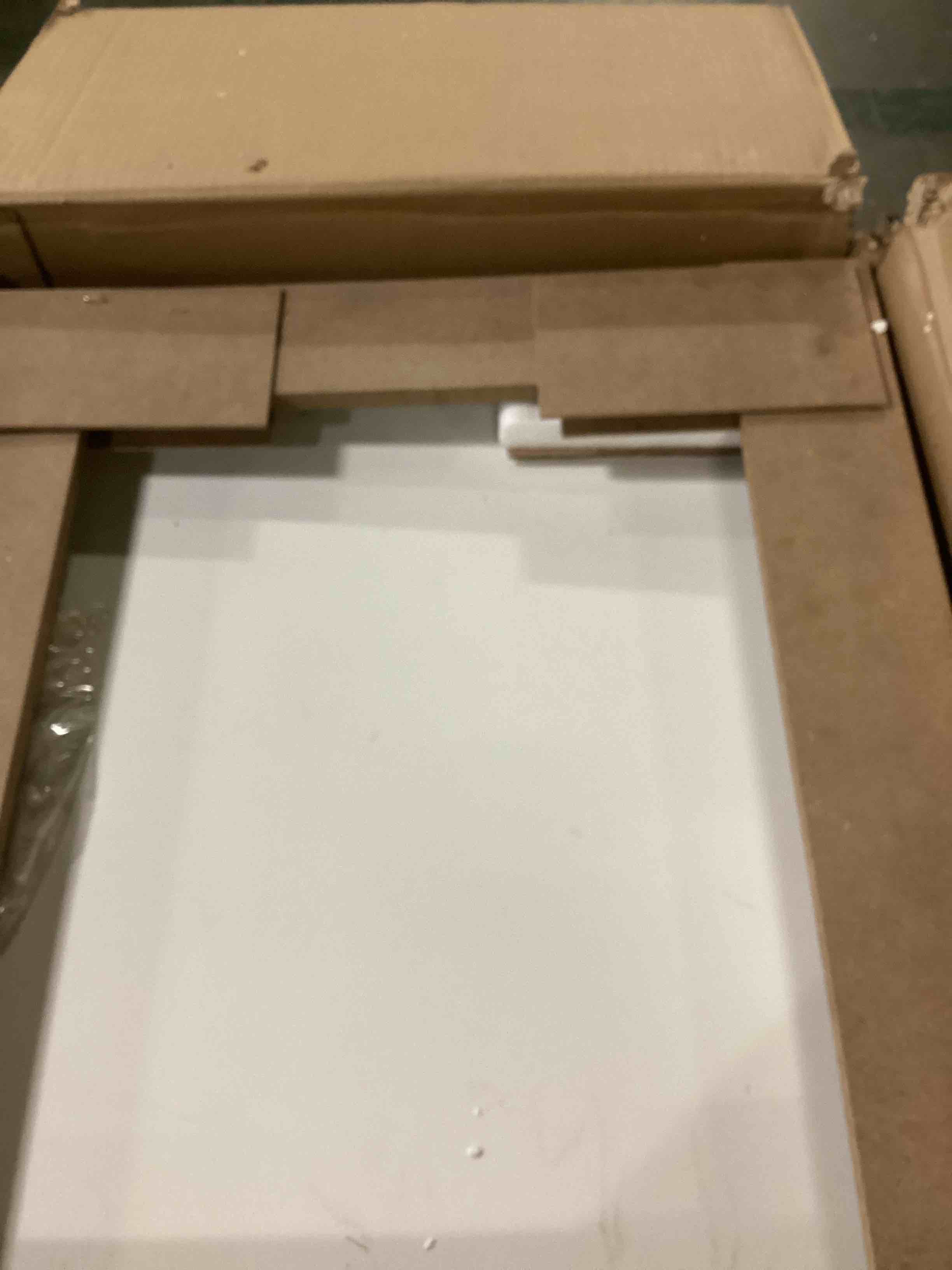 https://s3.amazonaws.com/lotting-images-prod/bidfta/BLU5891523_1712327534961.jpeg