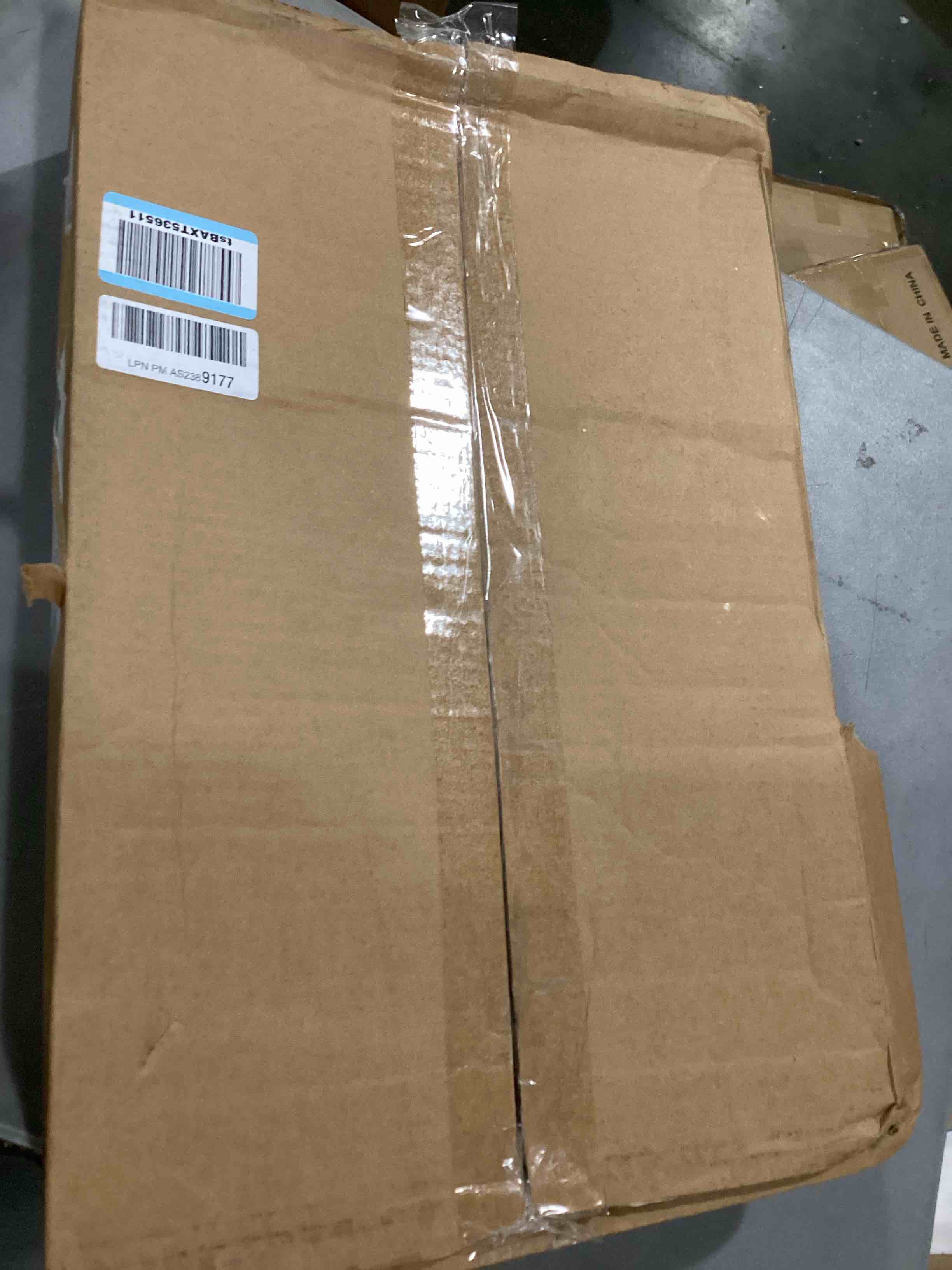 https://s3.amazonaws.com/lotting-images-prod/bidfta/BLU5892618_1712594771699.jpeg