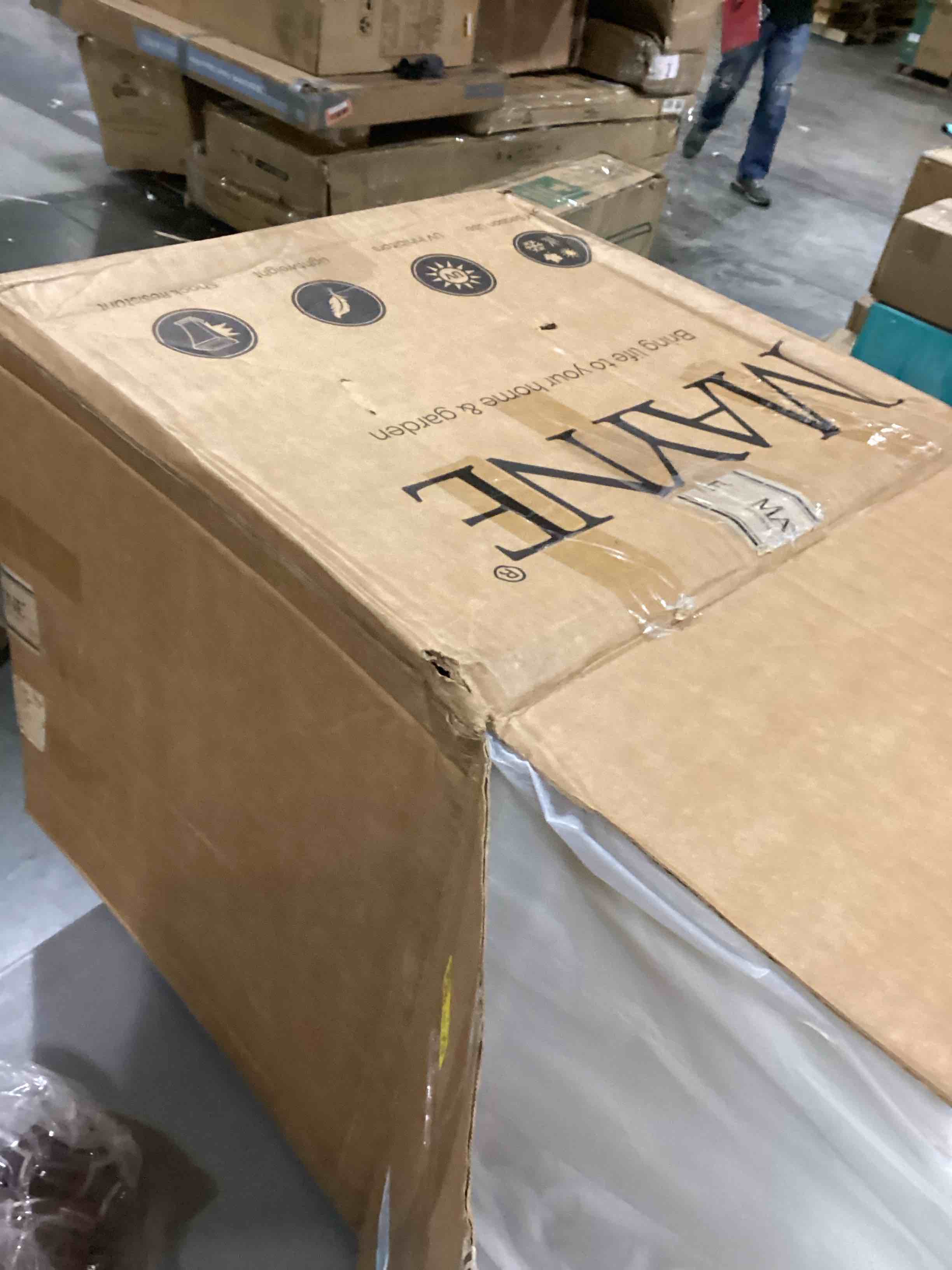 https://s3.amazonaws.com/lotting-images-prod/bidfta/BLU5893164_1713374929397.jpeg