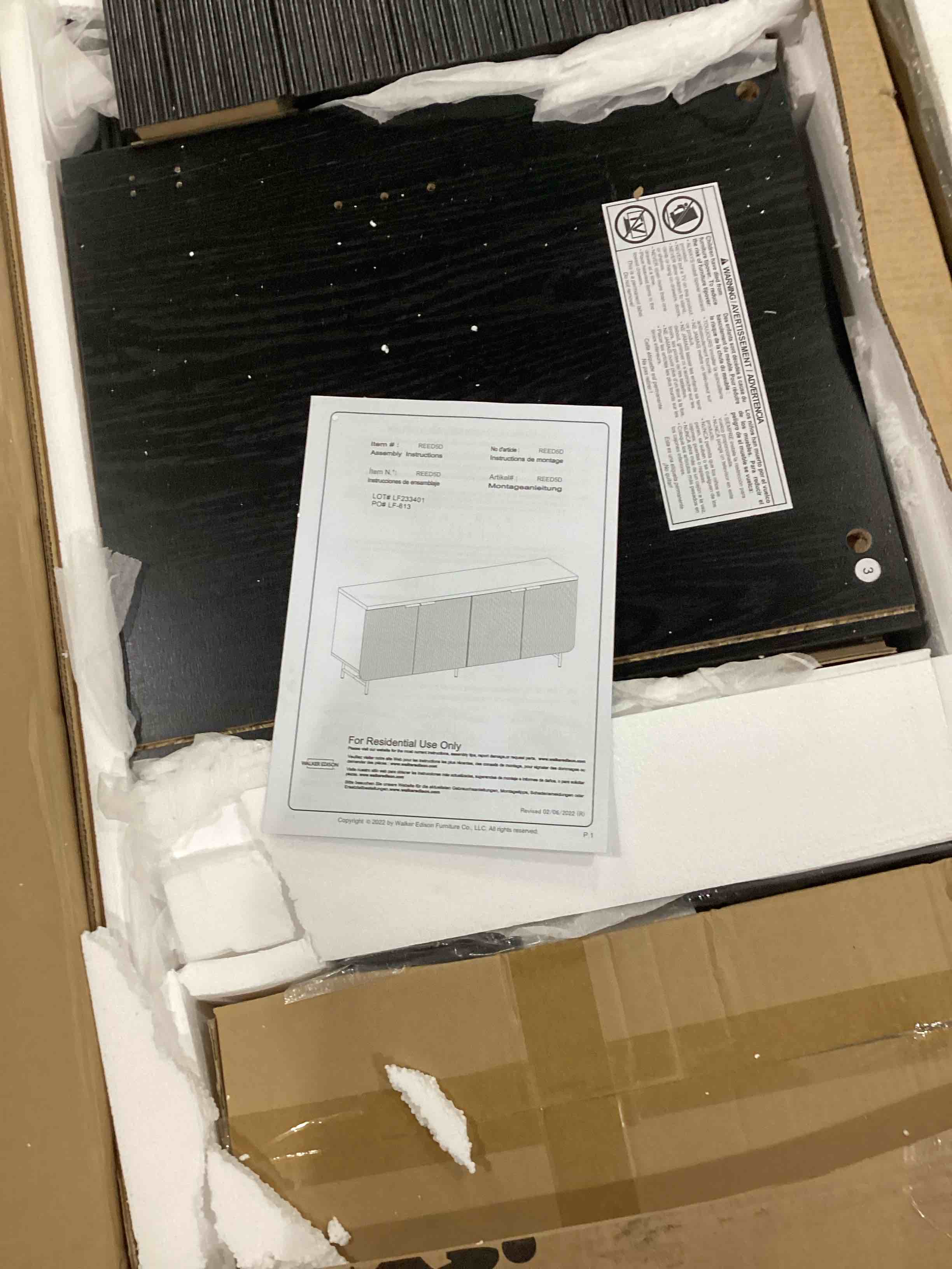 https://s3.amazonaws.com/lotting-images-prod/bidfta/BLU5894230_1712328603972.jpeg