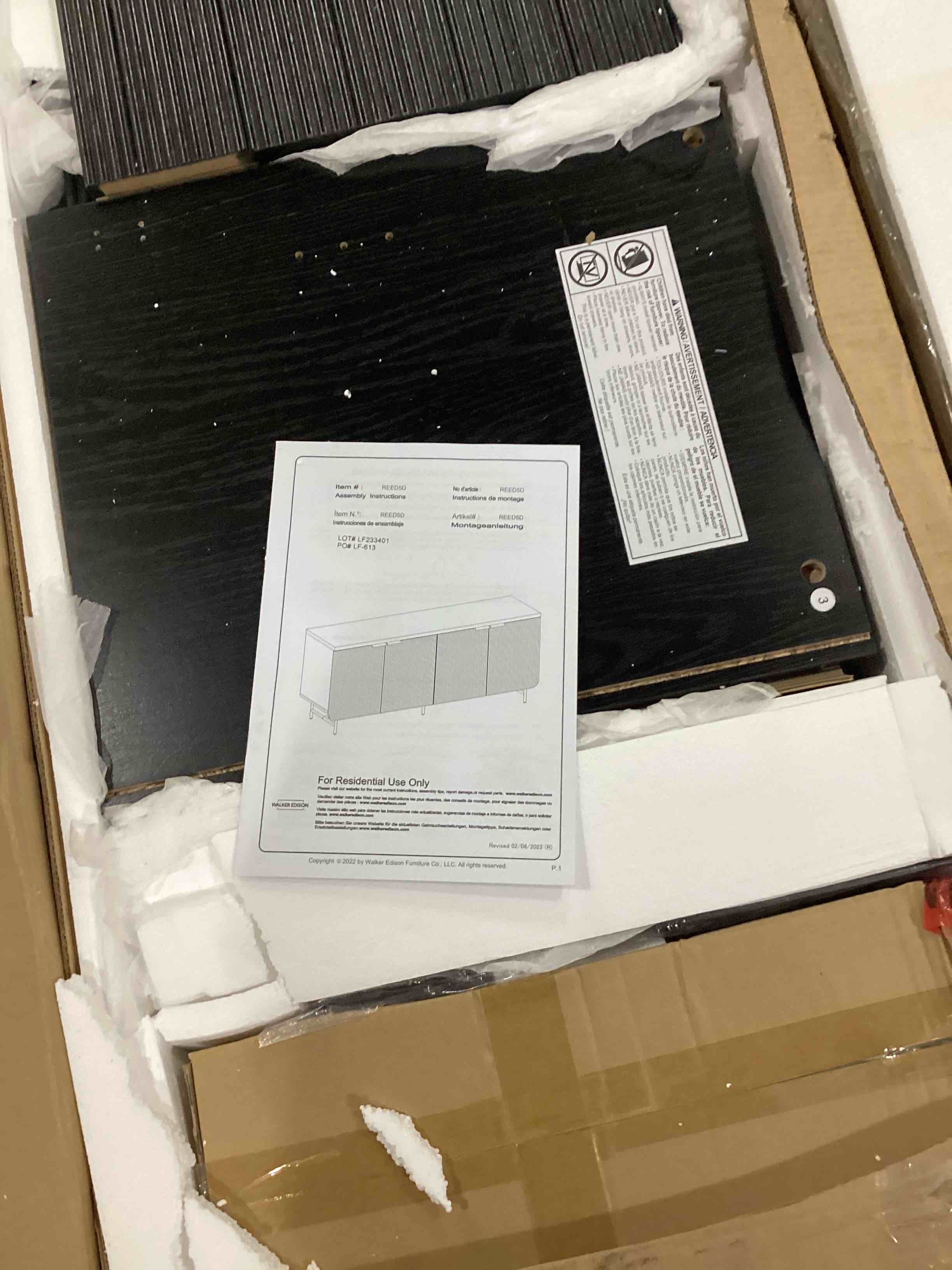 https://s3.amazonaws.com/lotting-images-prod/bidfta/BLU5894230_1712328604866.jpeg