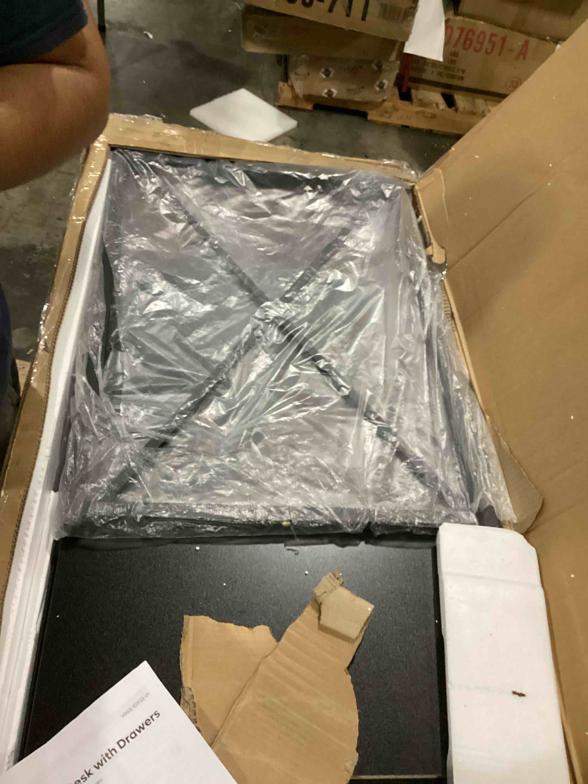 https://s3.amazonaws.com/lotting-images-prod/bidfta/BLU5894355_1712591211515.jpeg