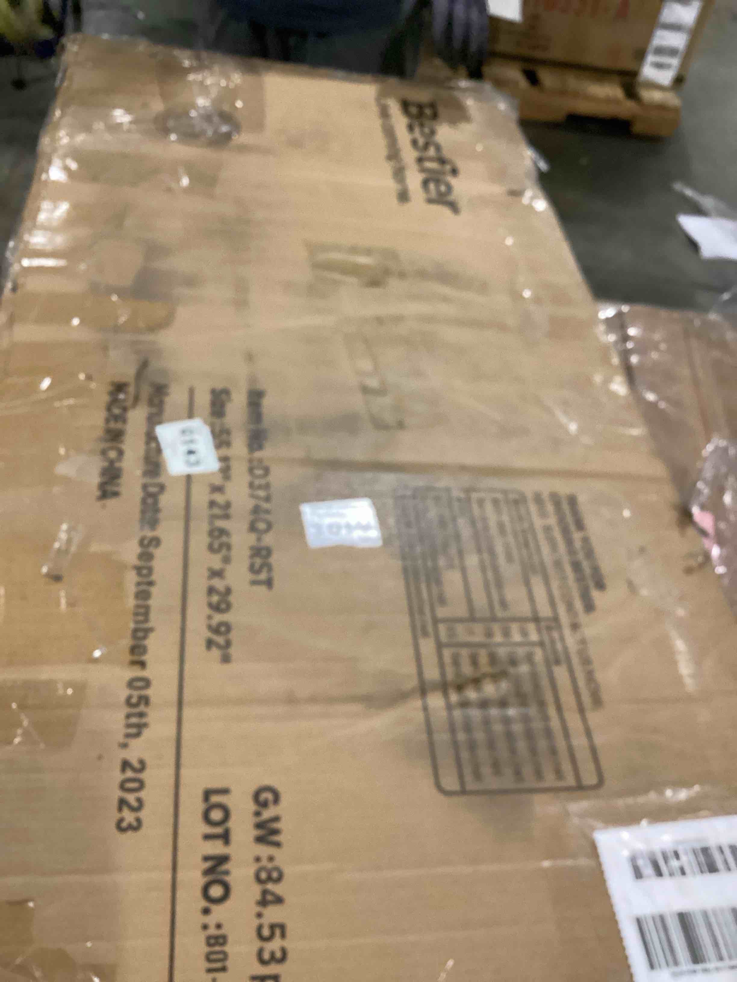 https://s3.amazonaws.com/lotting-images-prod/bidfta/BLU5894355_1712591250212.jpeg