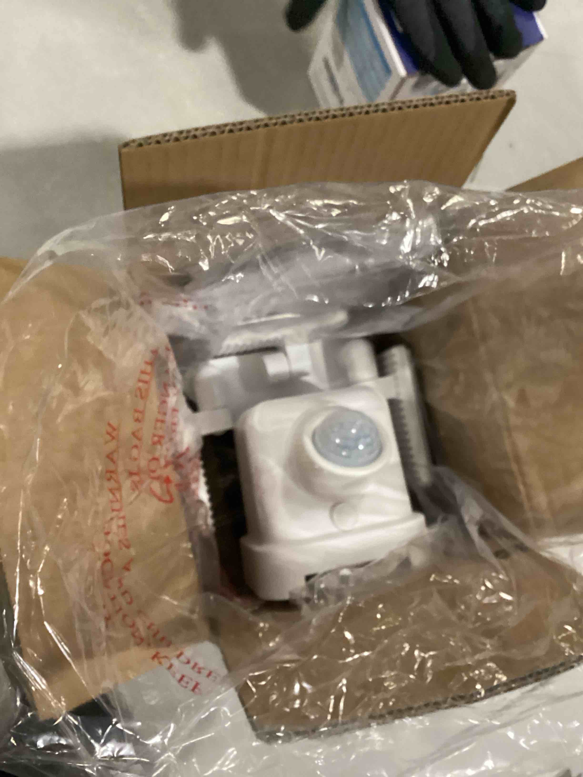 https://s3.amazonaws.com/lotting-images-prod/bidfta/BLU5895035_1713378634312.jpeg