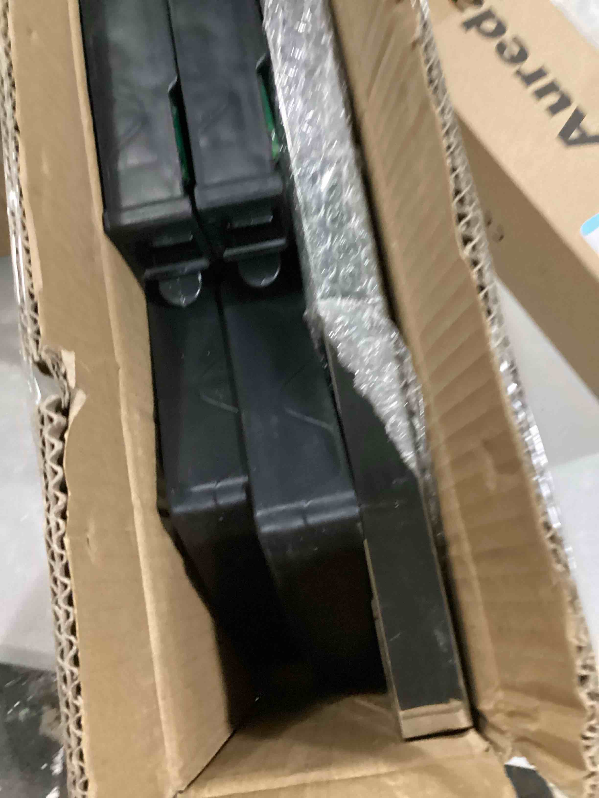 https://s3.amazonaws.com/lotting-images-prod/bidfta/BLU5895306_1713548325337.jpeg